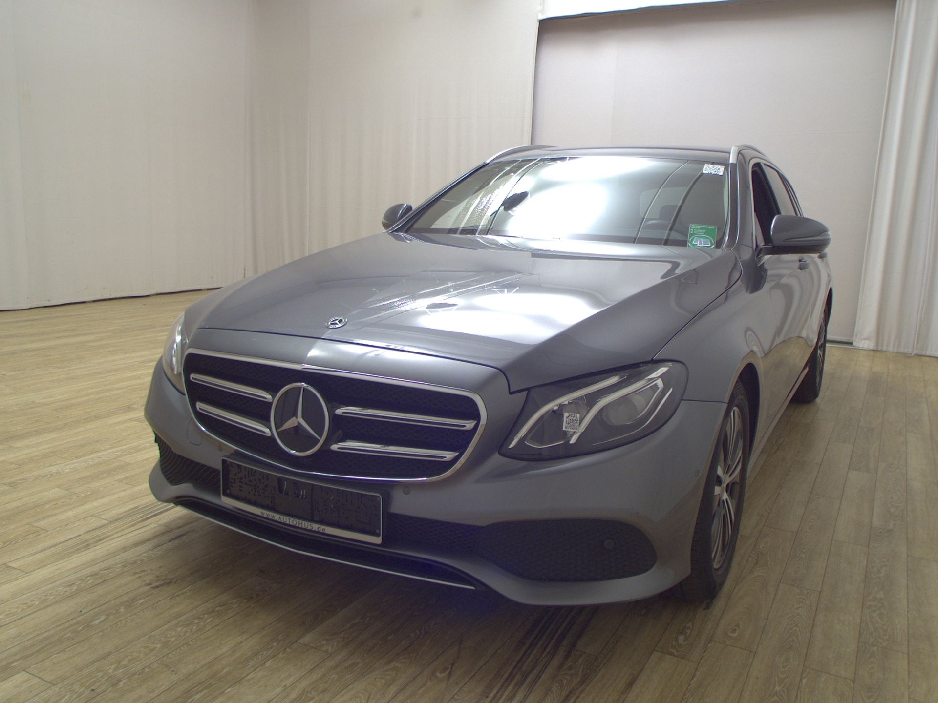 Mercedes-Benz E 200 T d Avantgarde Navi LED Widescreen Distr.+ 2
