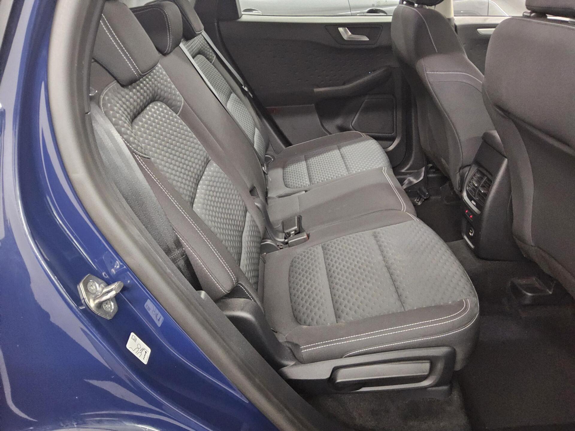 Ford Kuga 2.0 EB Cool&Connect Navi PDC AHK StHzg 13