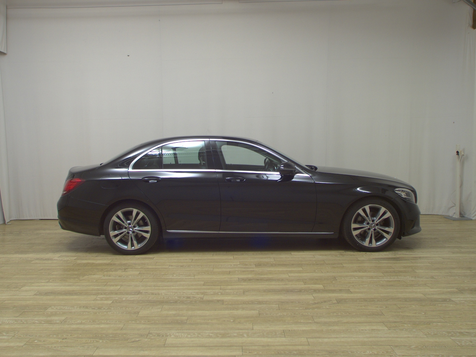 Mercedes-Benz C 220 d Avantgarde AHK Navi LED