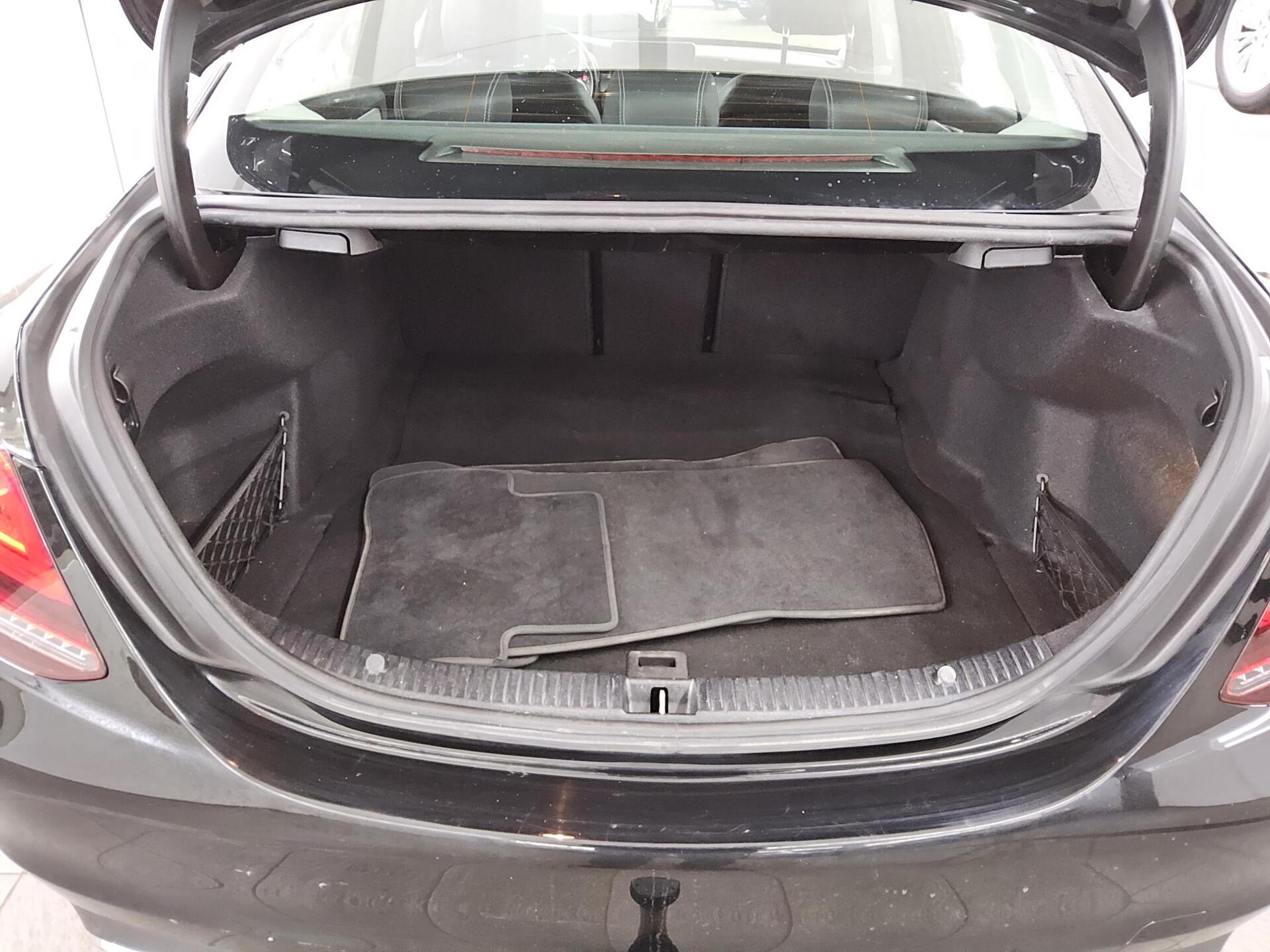 Mercedes-Benz C 220 d Avantgarde AHK Navi LED 11