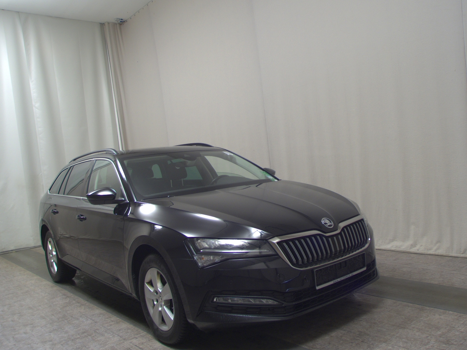Skoda Superb Kombi 1.5 TSI Ambition Navi vc Pano AHK 3