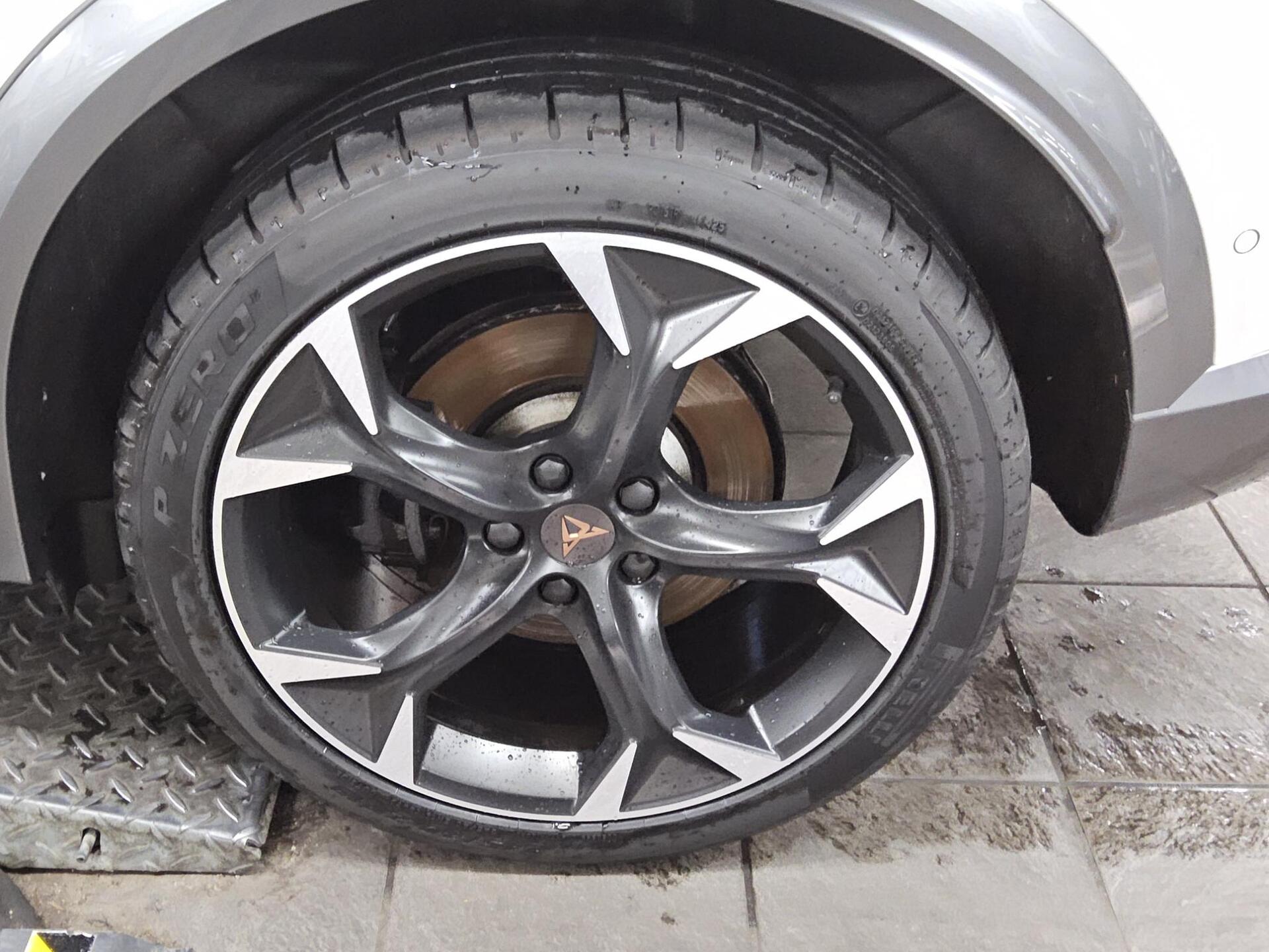 Cupra Formentor 2.0 TSI 4Drive VZ Navi LED AHK Beats 11