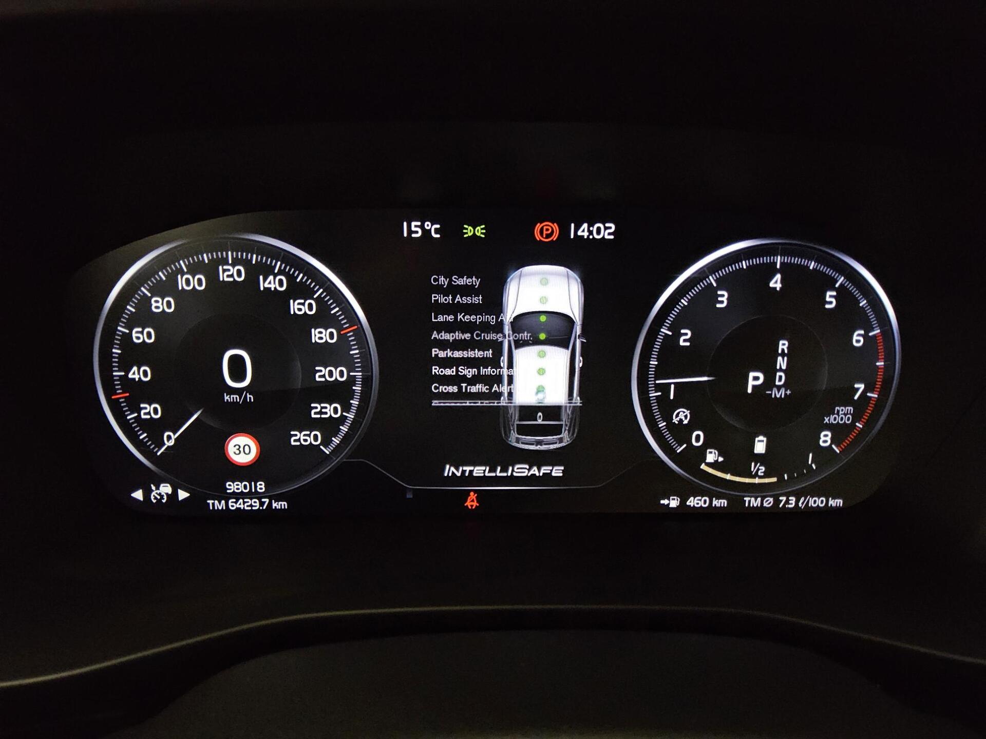 Volvo XC40 B4 Momentum Pro Navi LED ACC PDC Shz 8