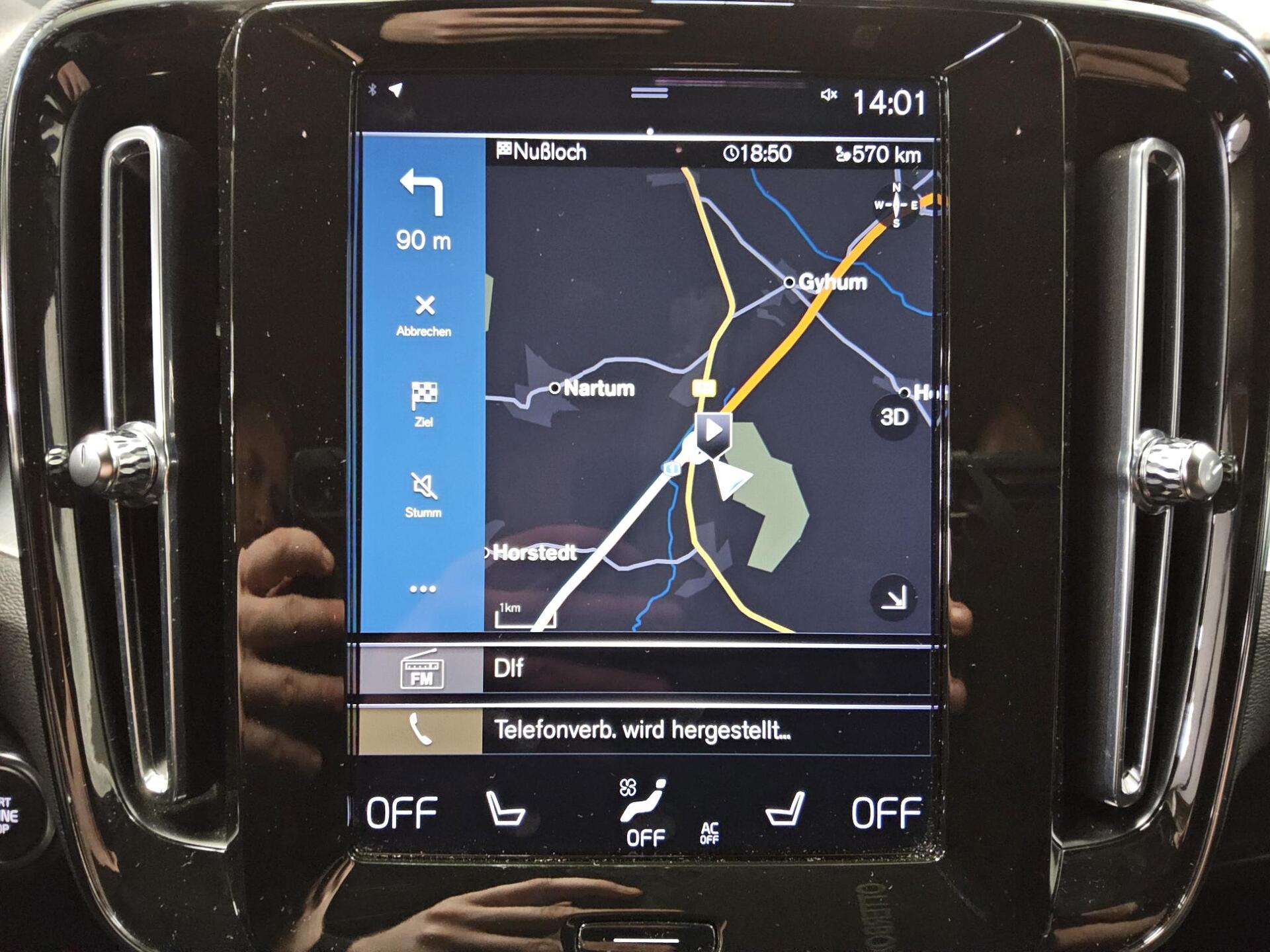 Volvo XC40 B4 Momentum Pro Navi LED ACC PDC Shz 7