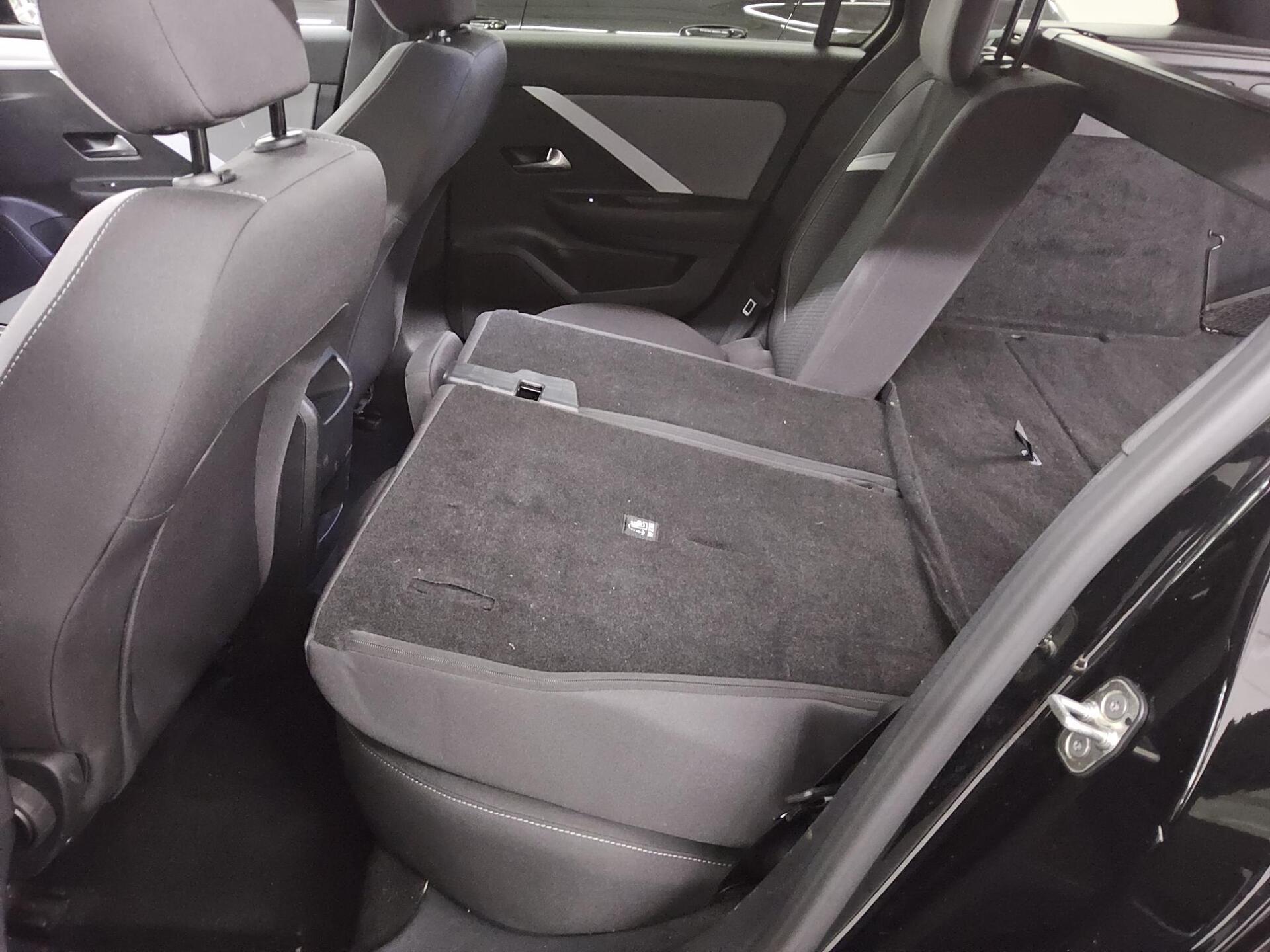 Opel Astra ST 1.2 Turbo Edition Navi LED DC RFK SHZ 13