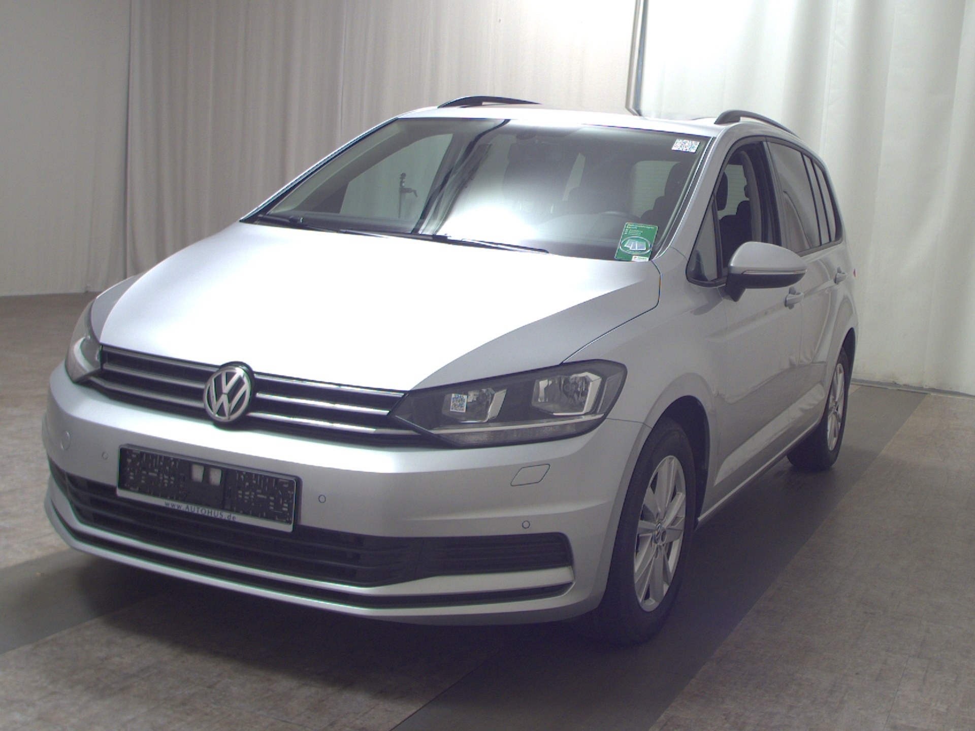 Volkswagen Touran 2.0 TDI Comf. Navi Pano RFK PDC Shz 2