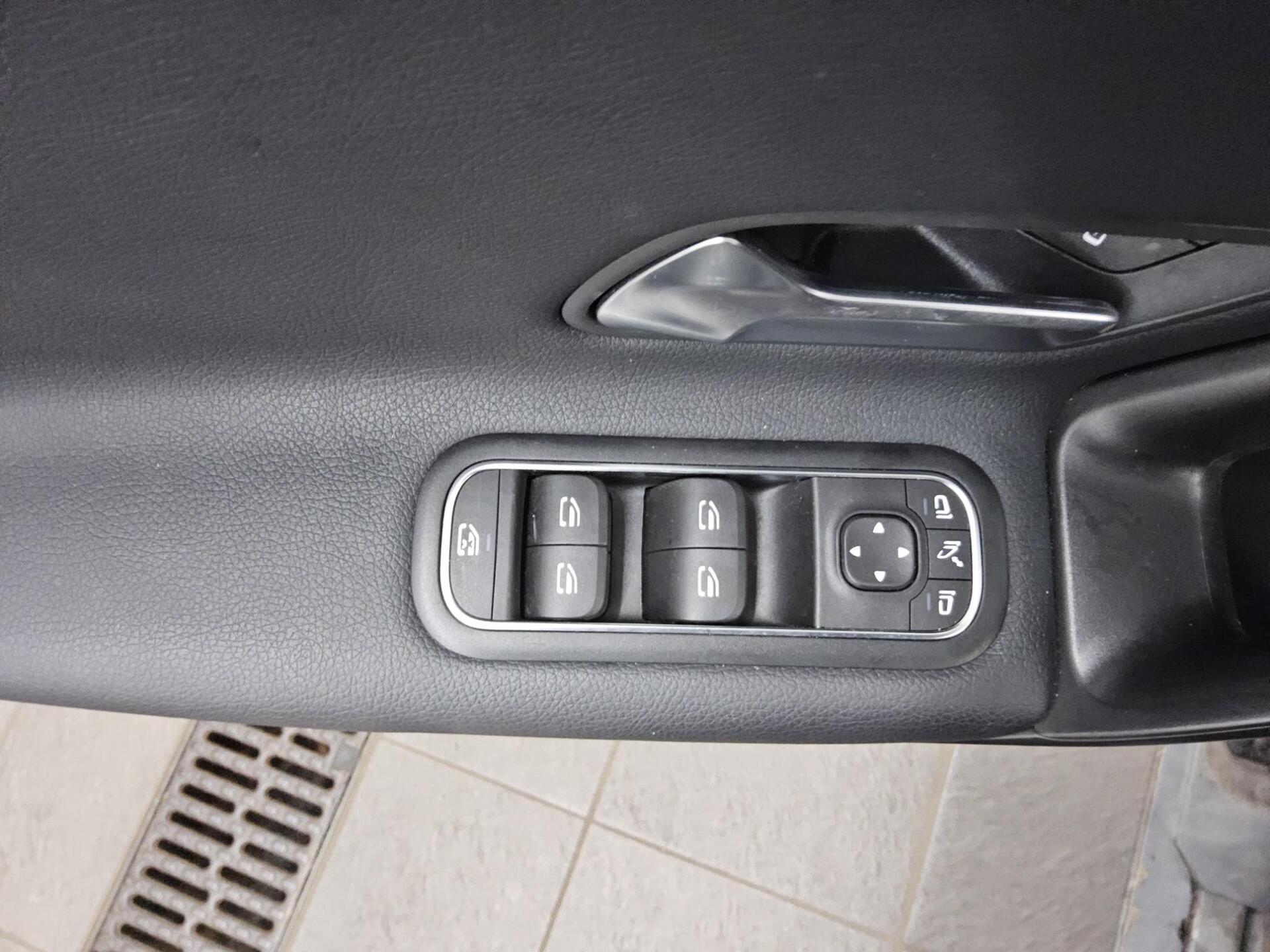 Mercedes-Benz CLA 250 Shooting Brake e Navi MBUX Panorama RFK 10