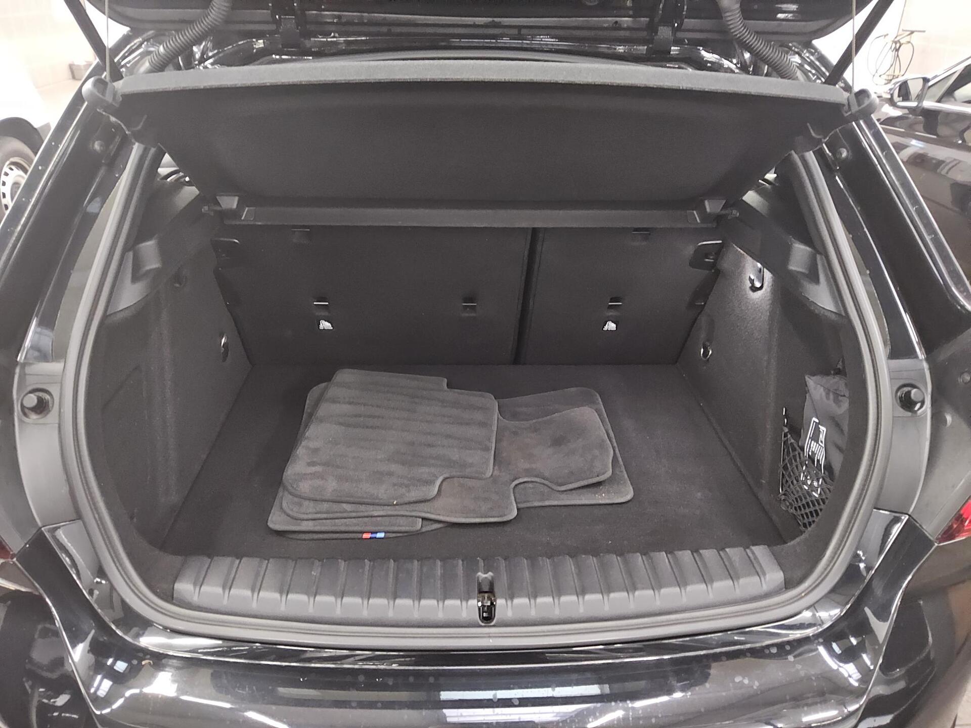 BMW M135i xDr M-Sitze Leder HuD Harman-Kardon LC pro 12