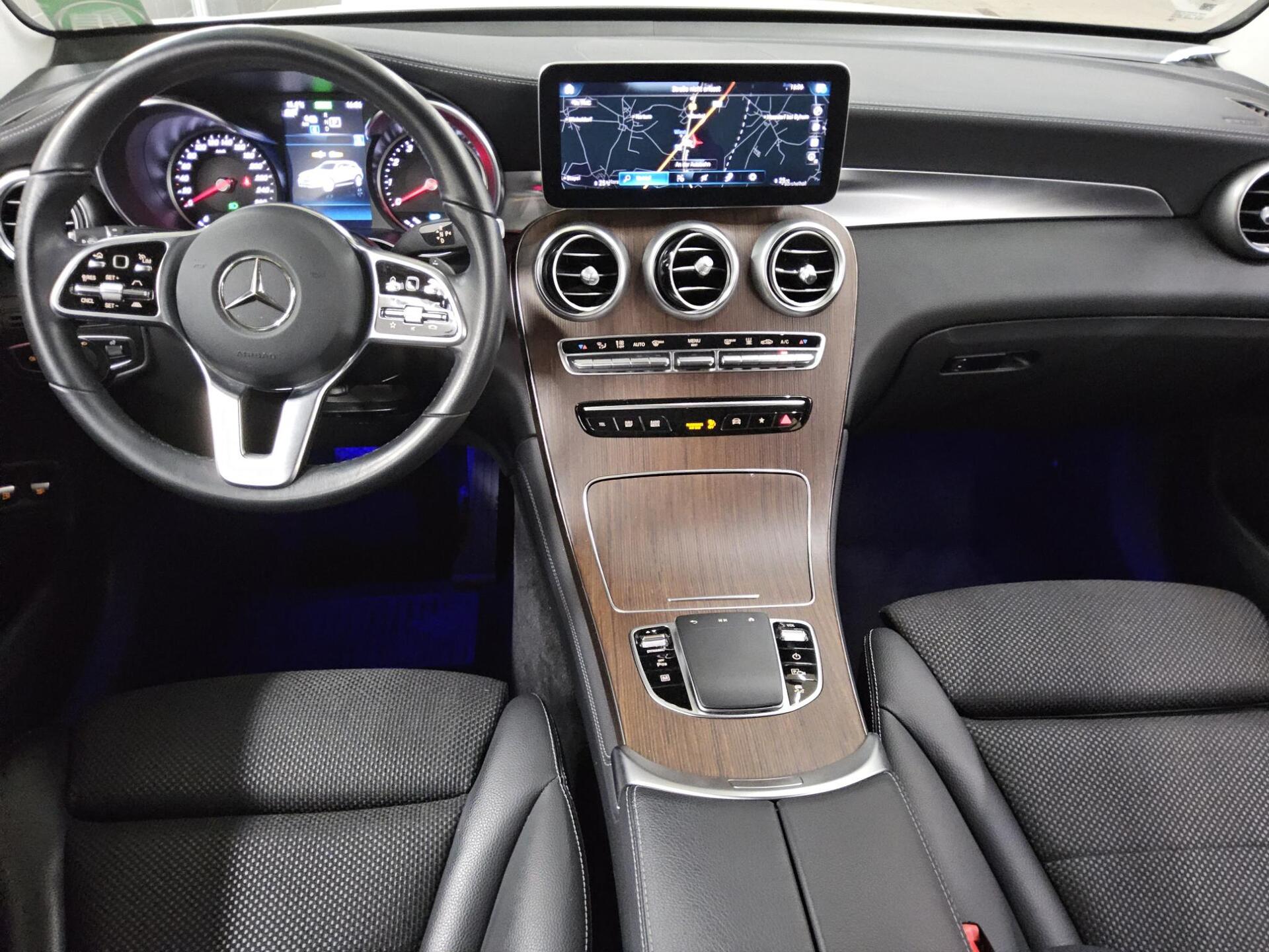 Mercedes-Benz GLC 300 e 4M T-Leder Navi LED RFK AHK Distronic+ 5
