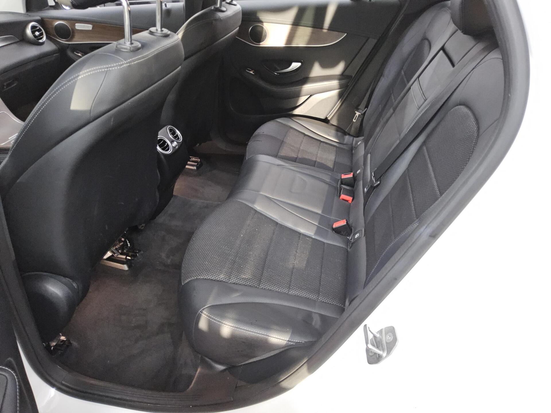 Mercedes-Benz GLC 300 e 4M T-Leder Navi LED RFK AHK Distronic+ 12