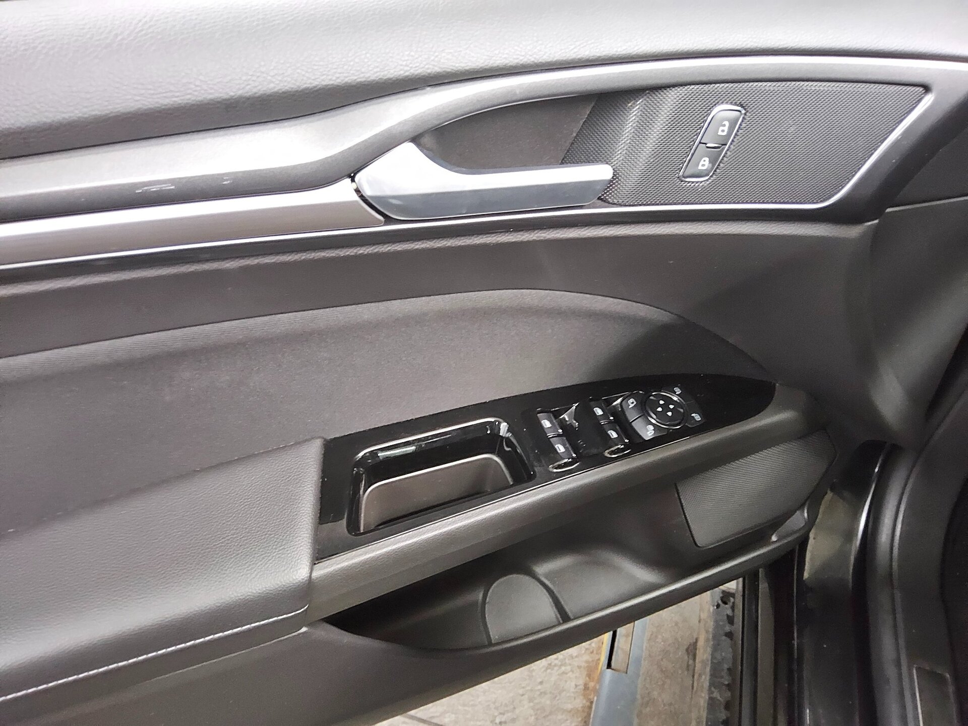 Ford Mondeo Turnier 2.0 EB Titanium Navi Shz 9