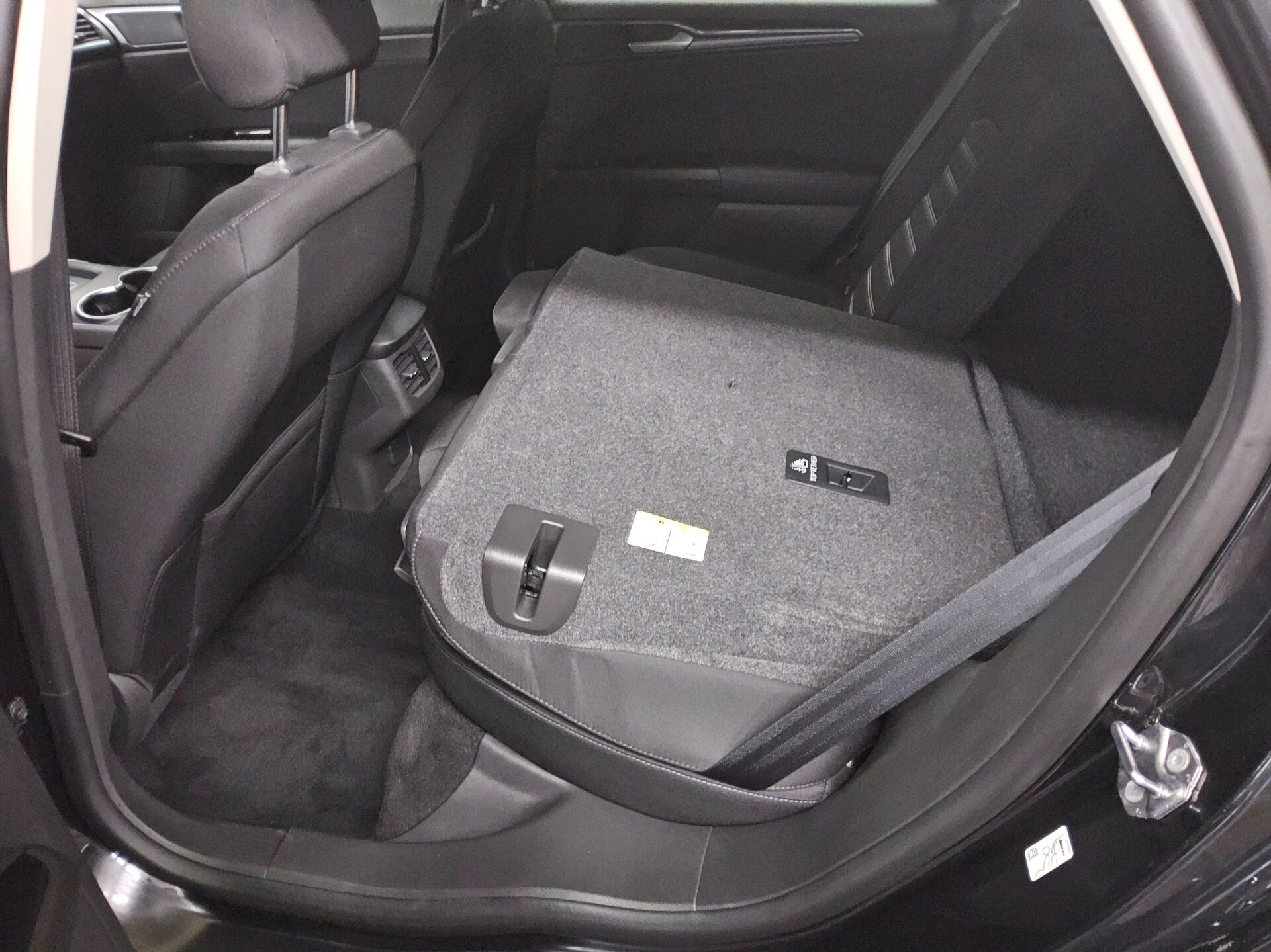 Ford Mondeo Turnier 2.0 EB Titanium Navi Shz 12