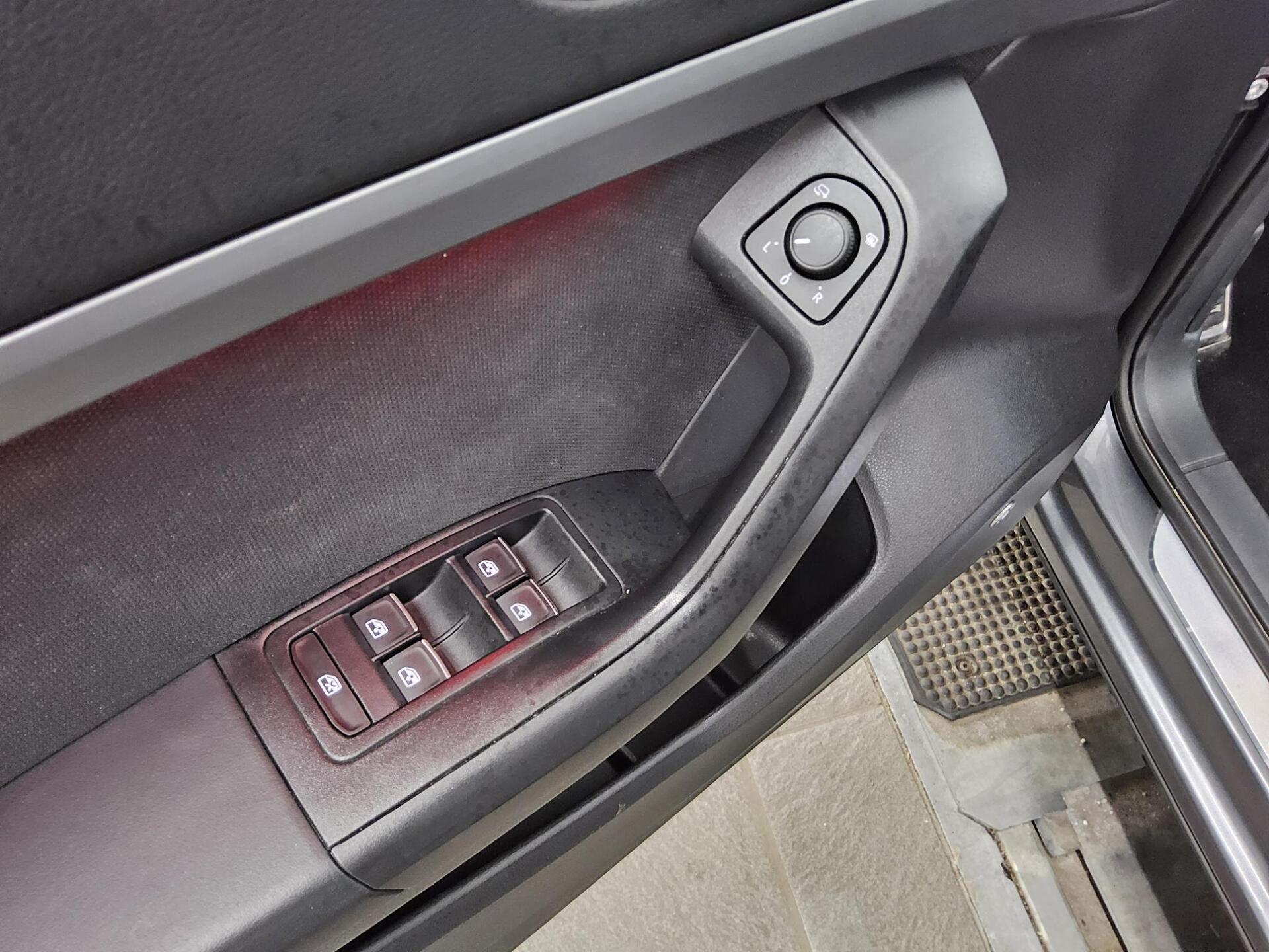 Seat Ateca 2.0 TDI FR-Line Navi LED vc Beats AHK 360° 10