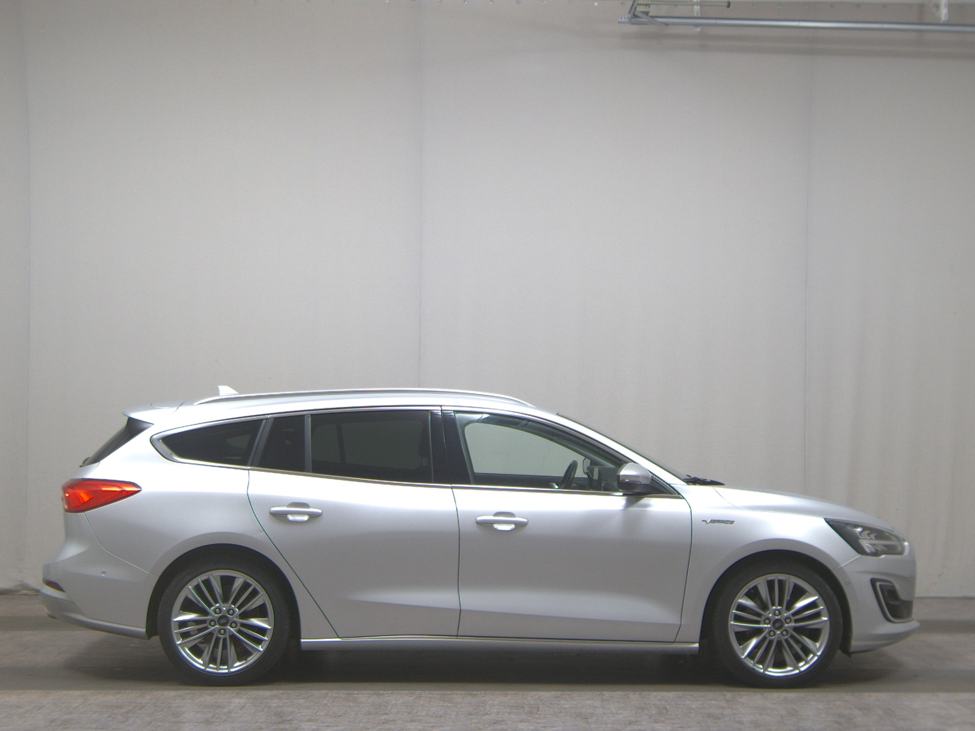 Ford Focus Turnier 1.5 EB Vignale Navi LED Leder B&O