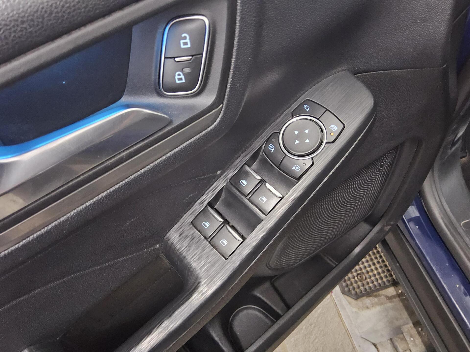 Ford Kuga 2.0 EB Titanium Navi virtual AHK ACC 10