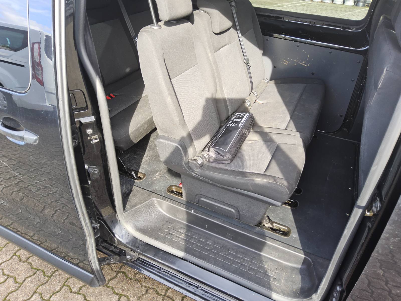 Opel Vivaro 1.5 D M 9-Sitzer PDC 12