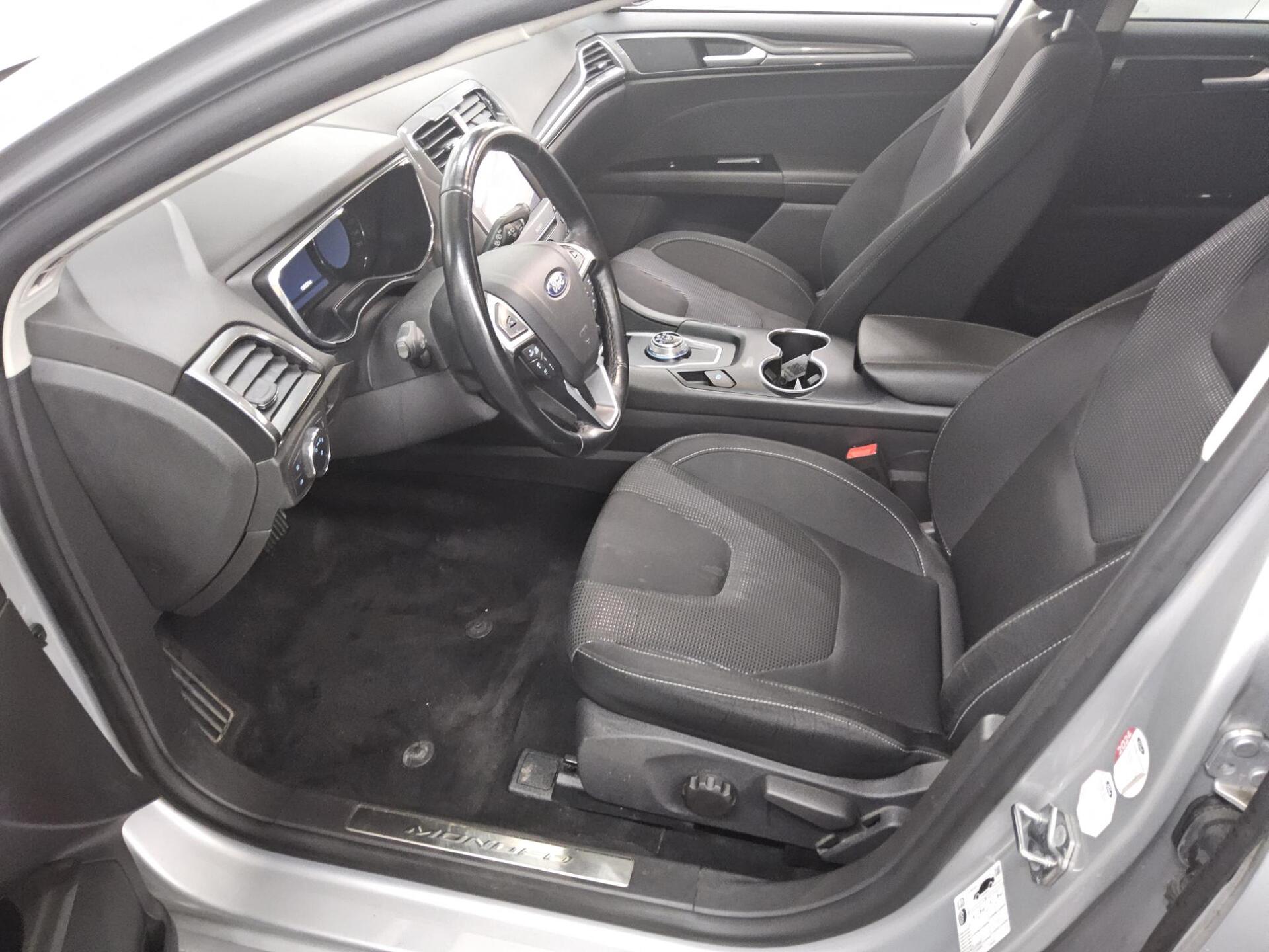 Ford Mondeo Turnier 2.0 EB Titanium Navi LED 4xShz 8