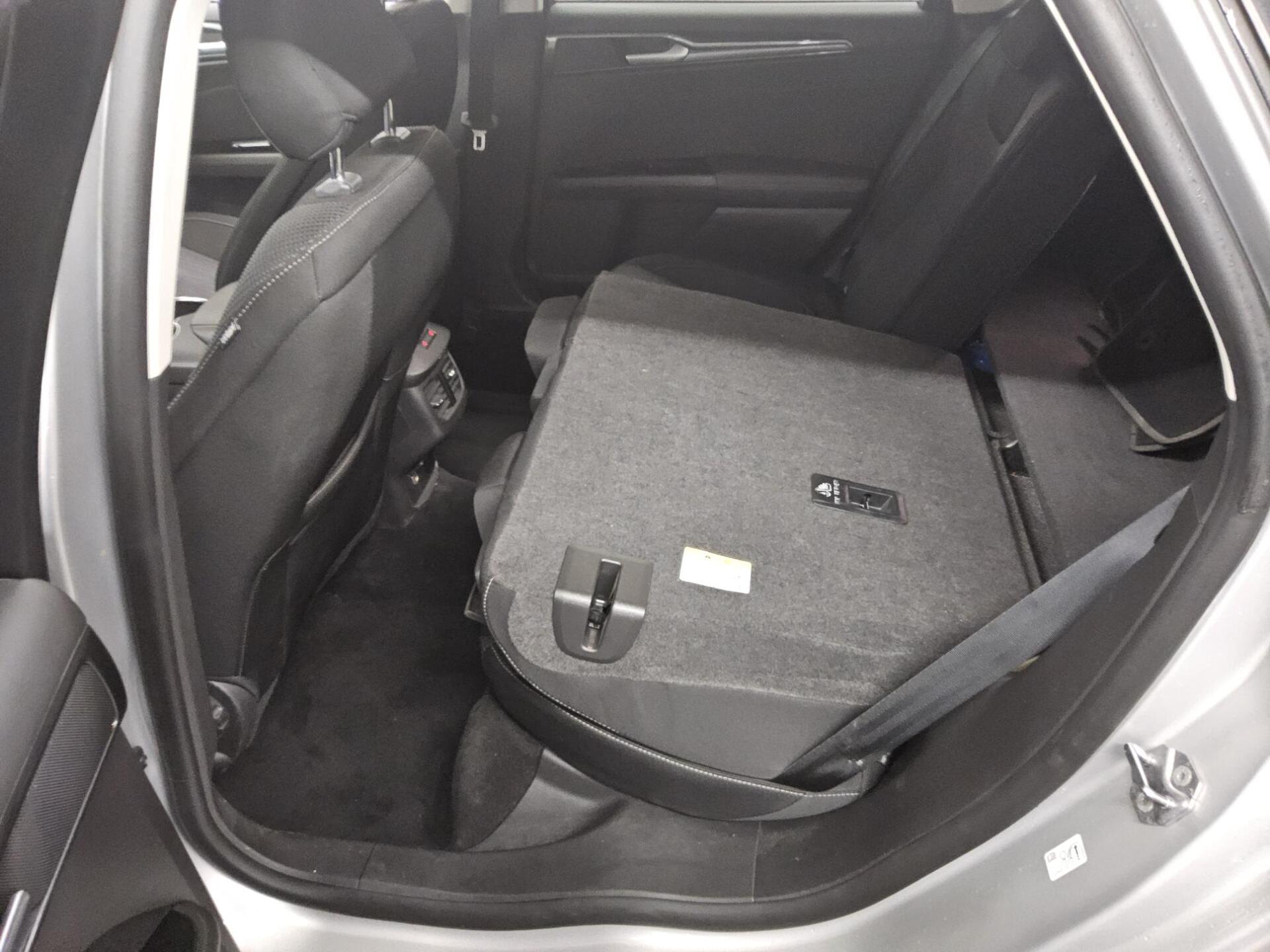 Ford Mondeo Turnier 2.0 EB Titanium Navi LED 4xShz 13