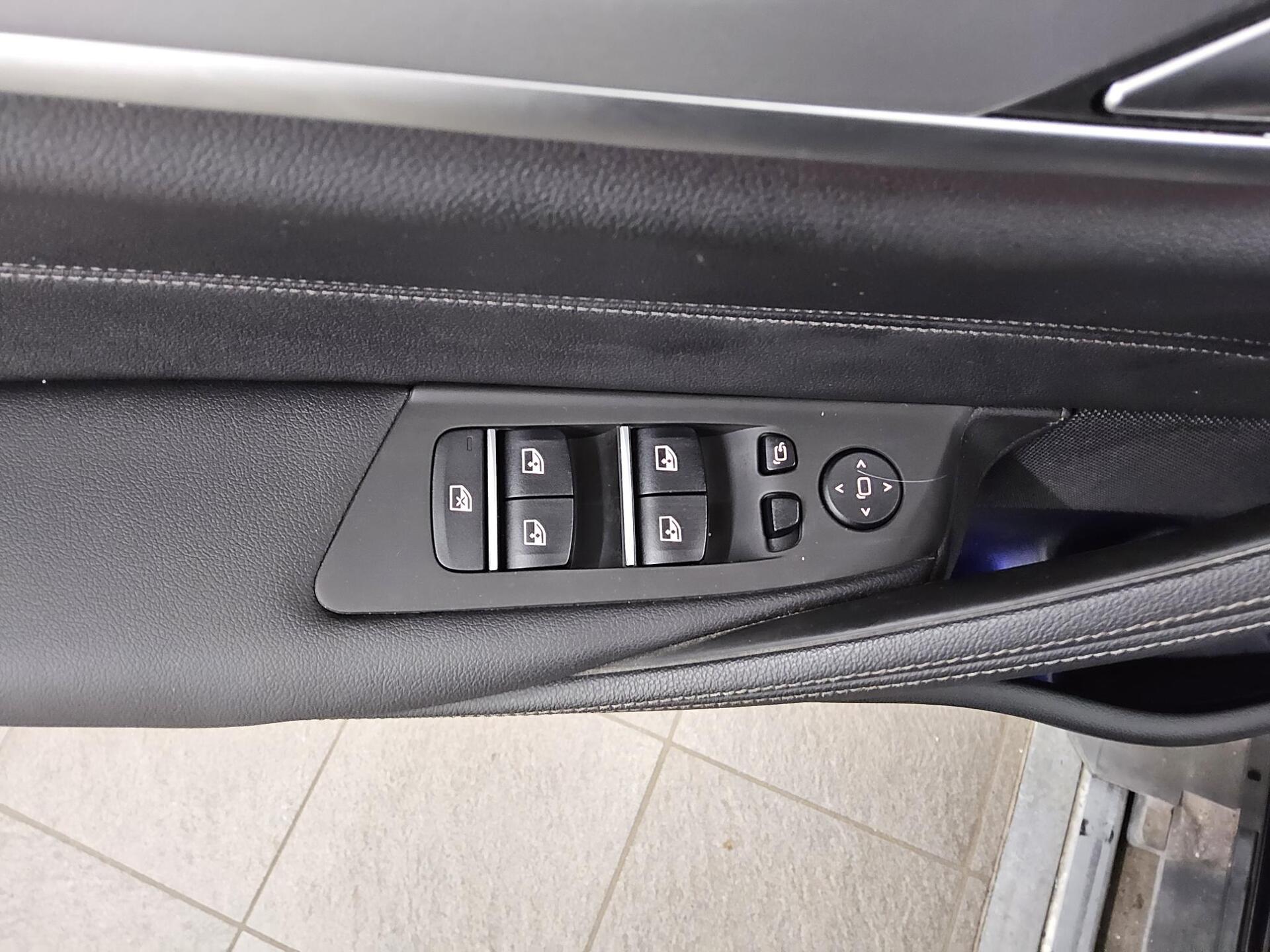 BMW 520dA Touring xDr Leder Navi LED+ LC prof. RFK 10