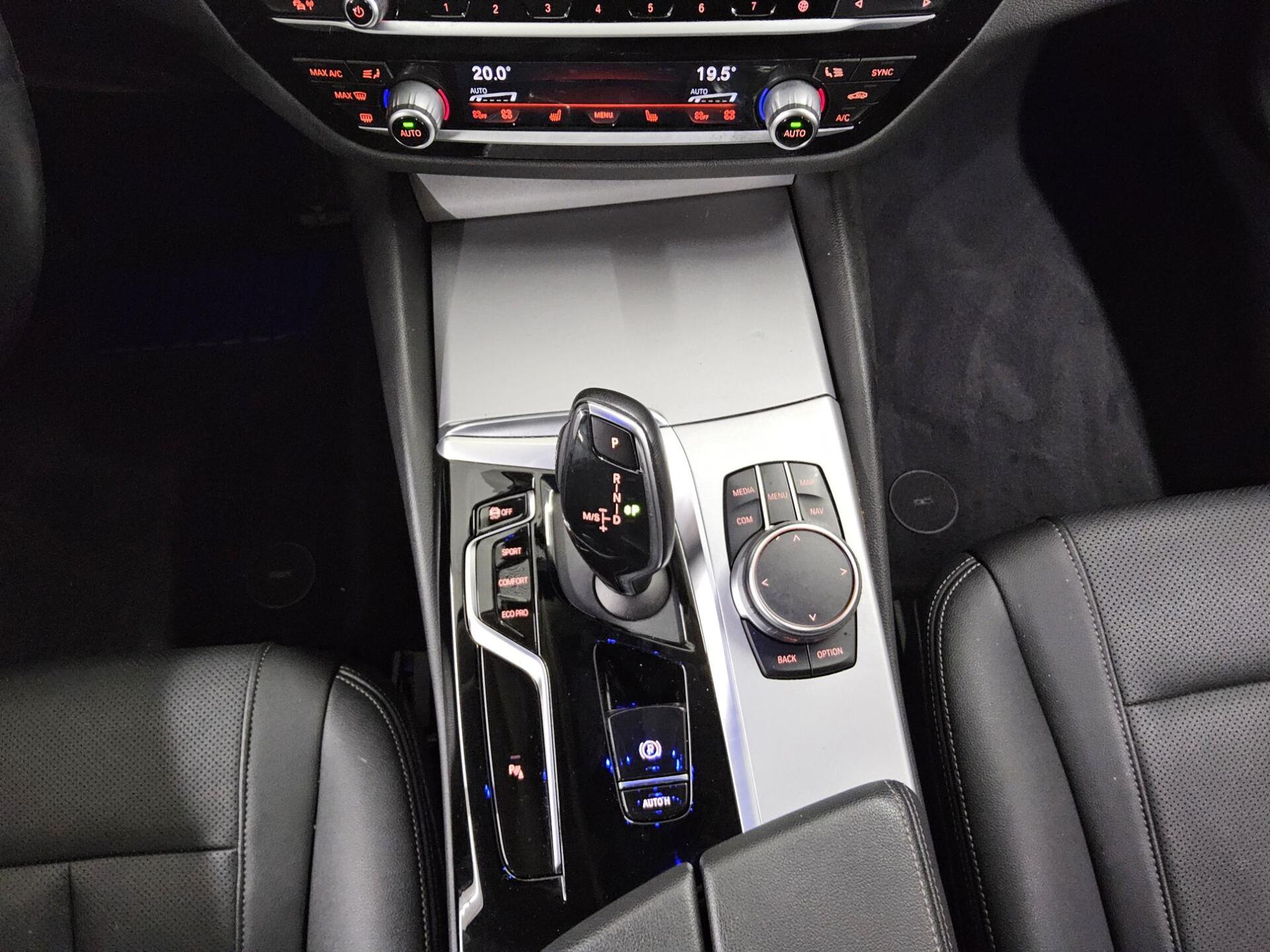 BMW 520dA Touring xDr Leder Navi LED+ LC prof. RFK 6