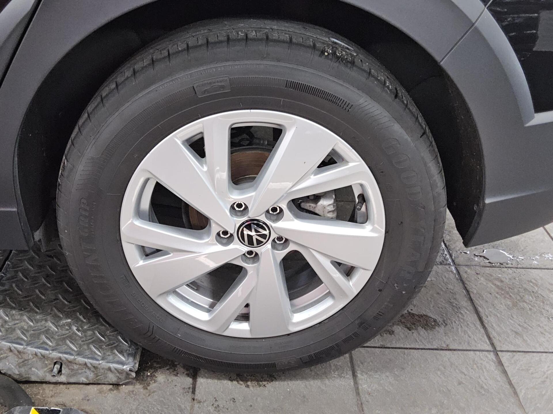 Volkswagen Taigo 1.0 TSI Life Navi LED DC RFK ACC 11