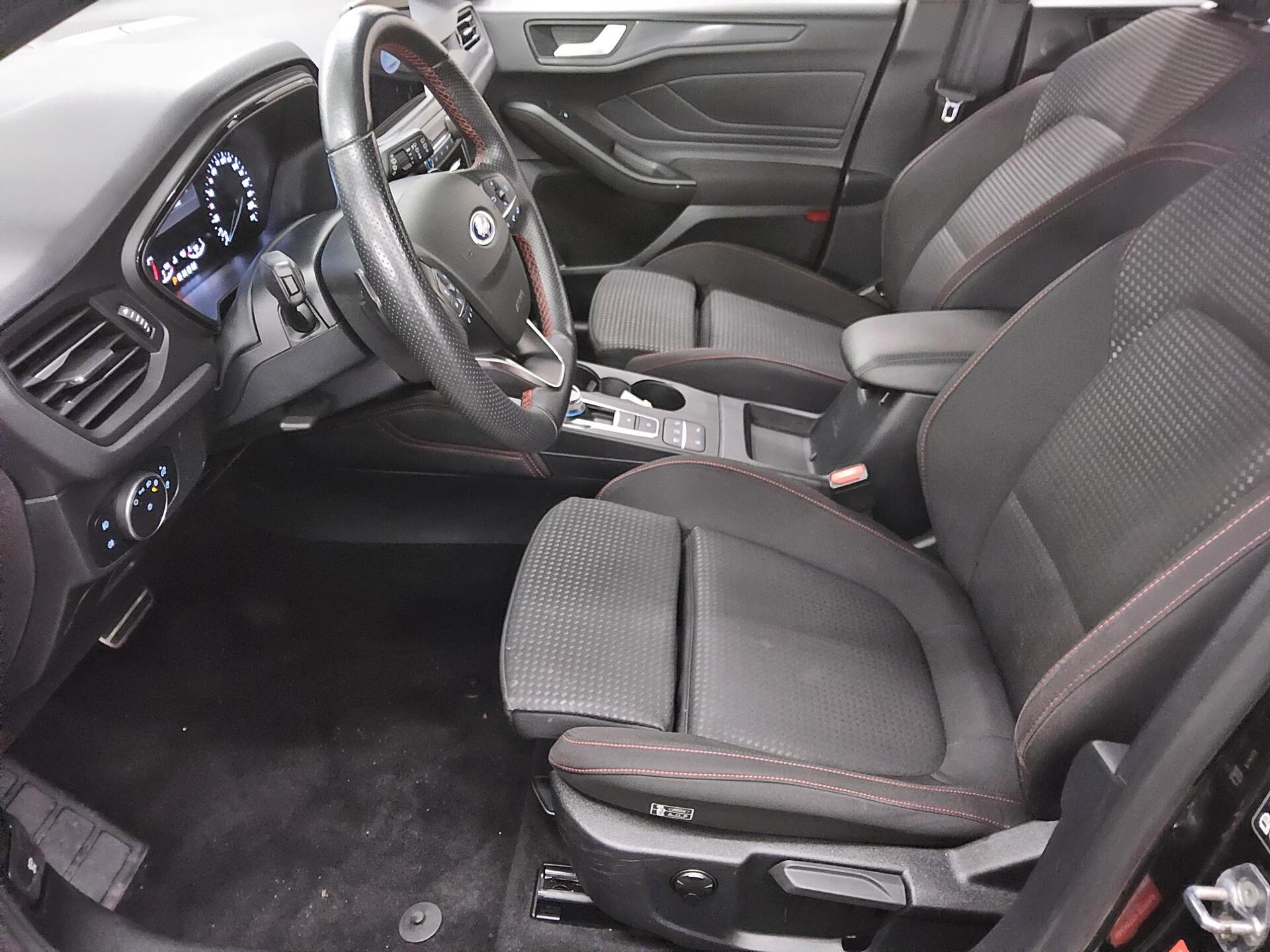 Ford Focus 2.0 EB ST-Line Navi LED B&O ACC RFK 8