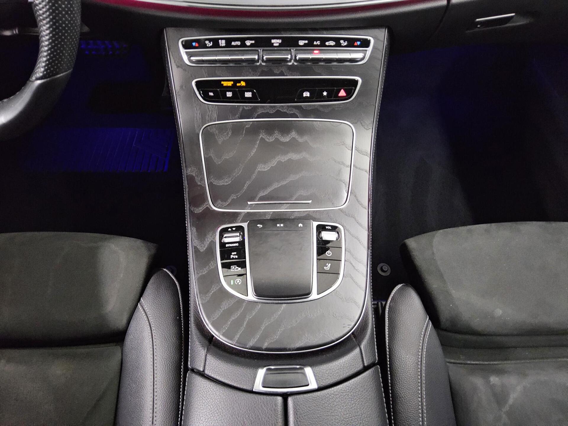 Mercedes-Benz E 220 T d AMG-Line Night Navi LED Widescreen RFK 6