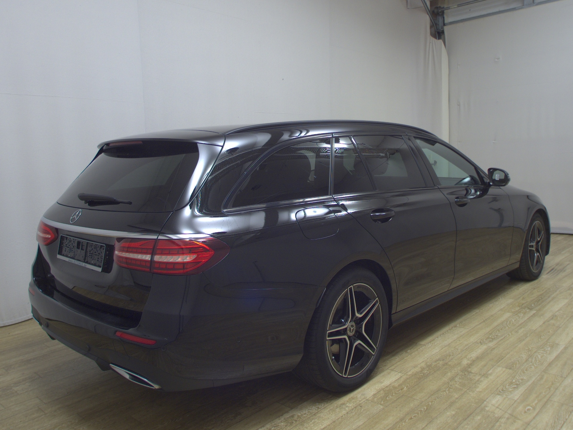 Mercedes-Benz E 220 T d AMG-Line Night Navi LED Widescreen RFK 4