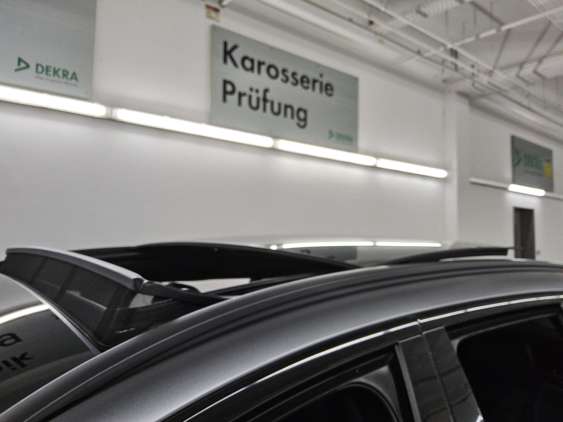 Mercedes-Benz E 300 T de 4M AMG-Line Navi Widescreen Pano HuD 11