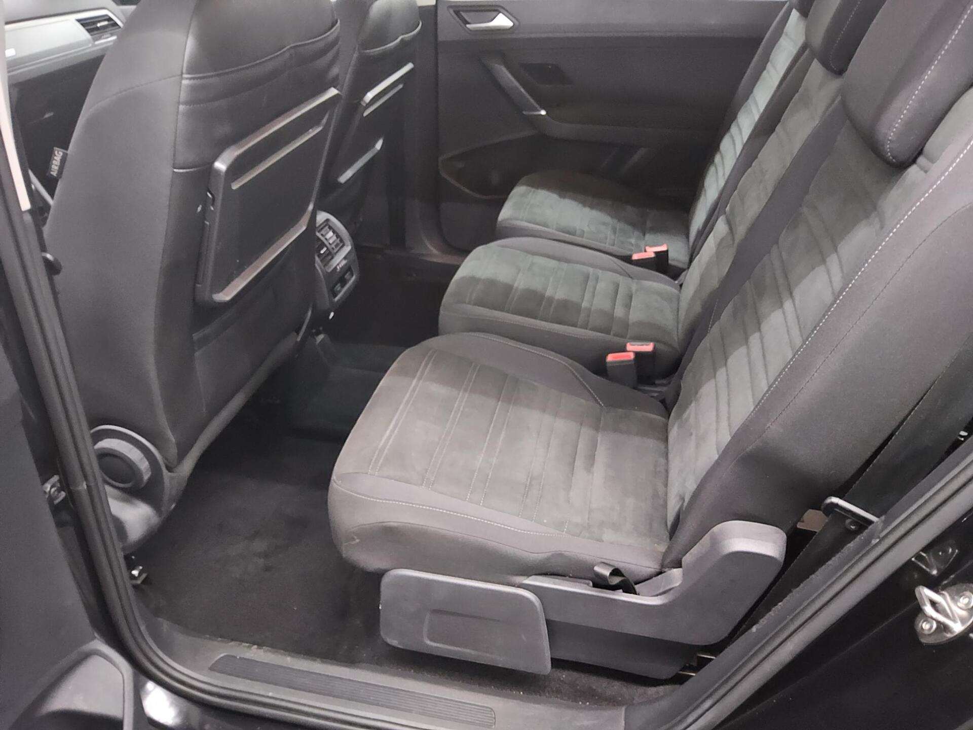 Volkswagen Touran 1.5 TSI Comf. Navi LED RFK ACC 12