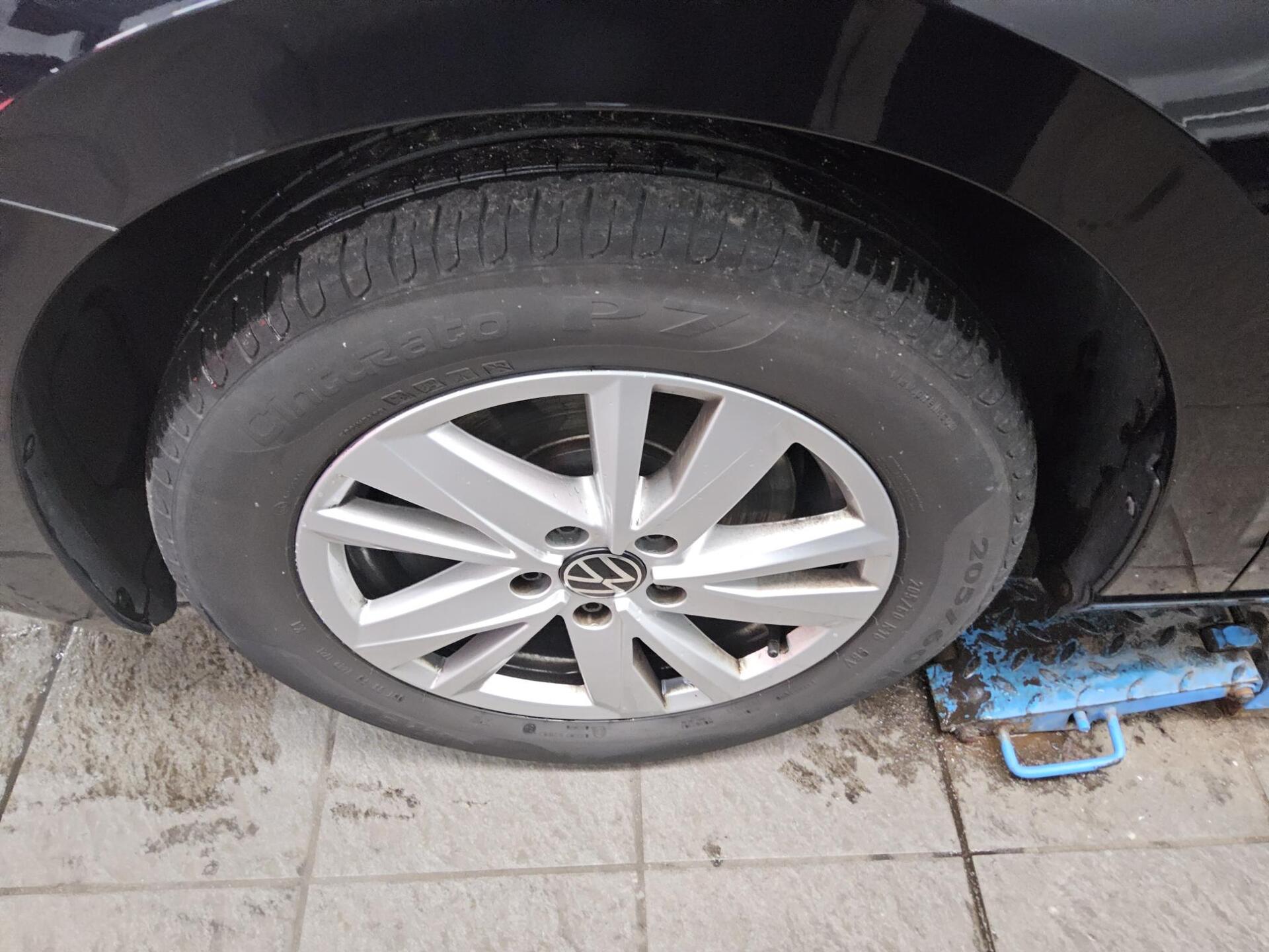 Volkswagen Touran 1.5 TSI Comf. Navi LED RFK ACC 10