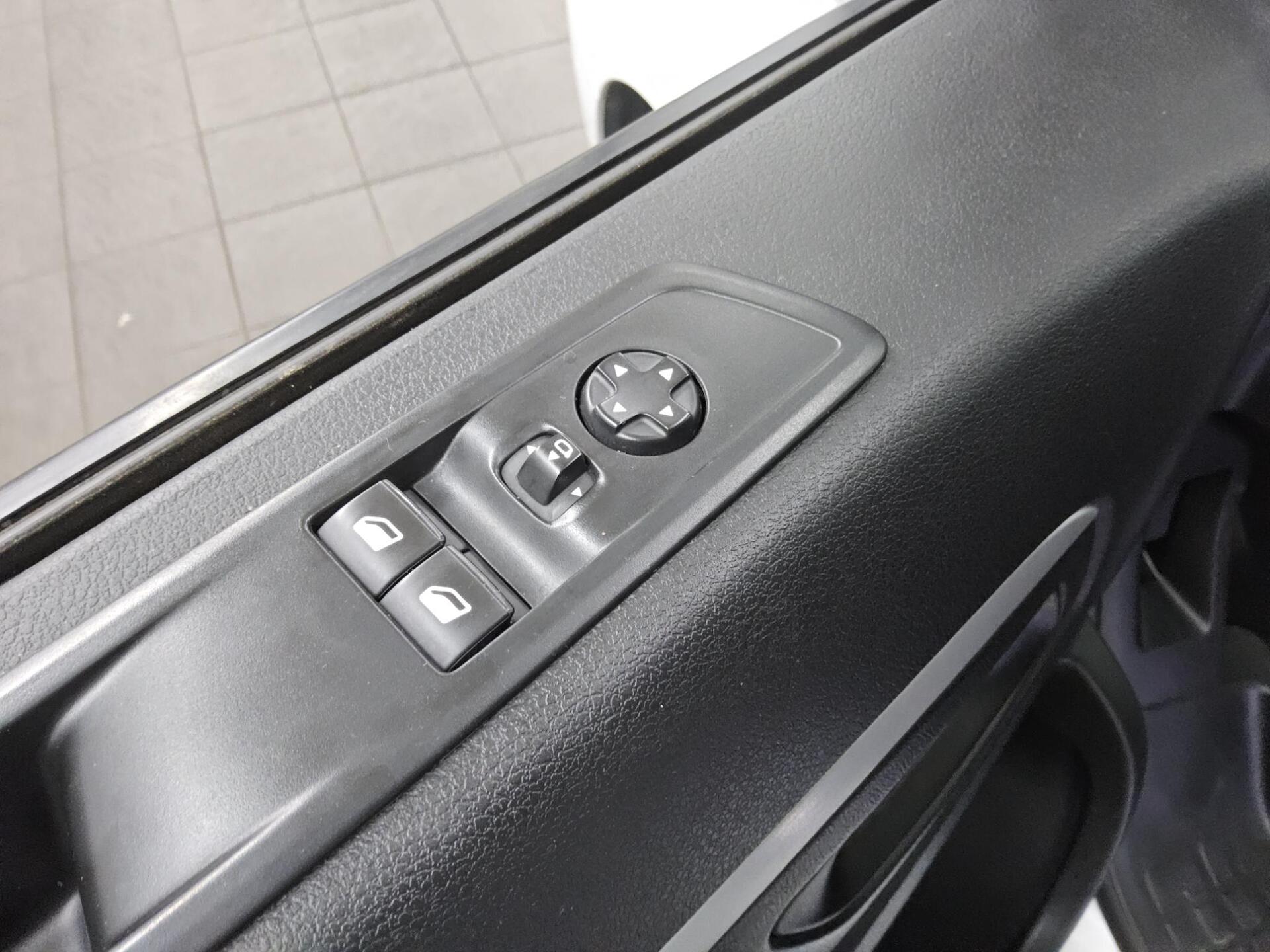 Citroën SpaceTourer 2.0 BlueHDi M Shine 8-Sitze Navi RFK 9