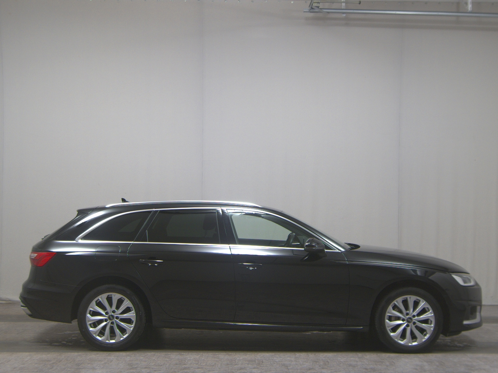 Audi A4 Avant 40 TDI advanced Navi LED StHzg Sports.