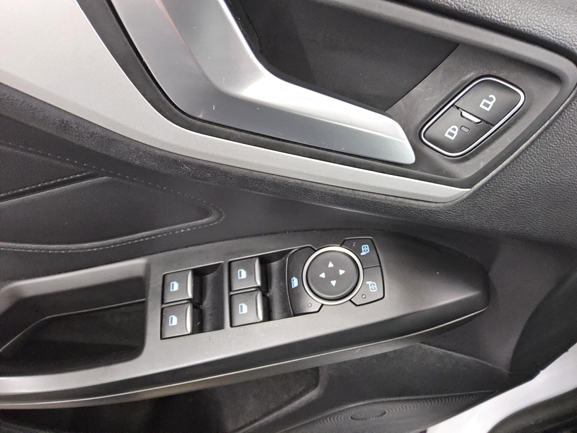 Ford Focus Turnier 1.5 EB Cool&Connect Navi RfK AHK 9