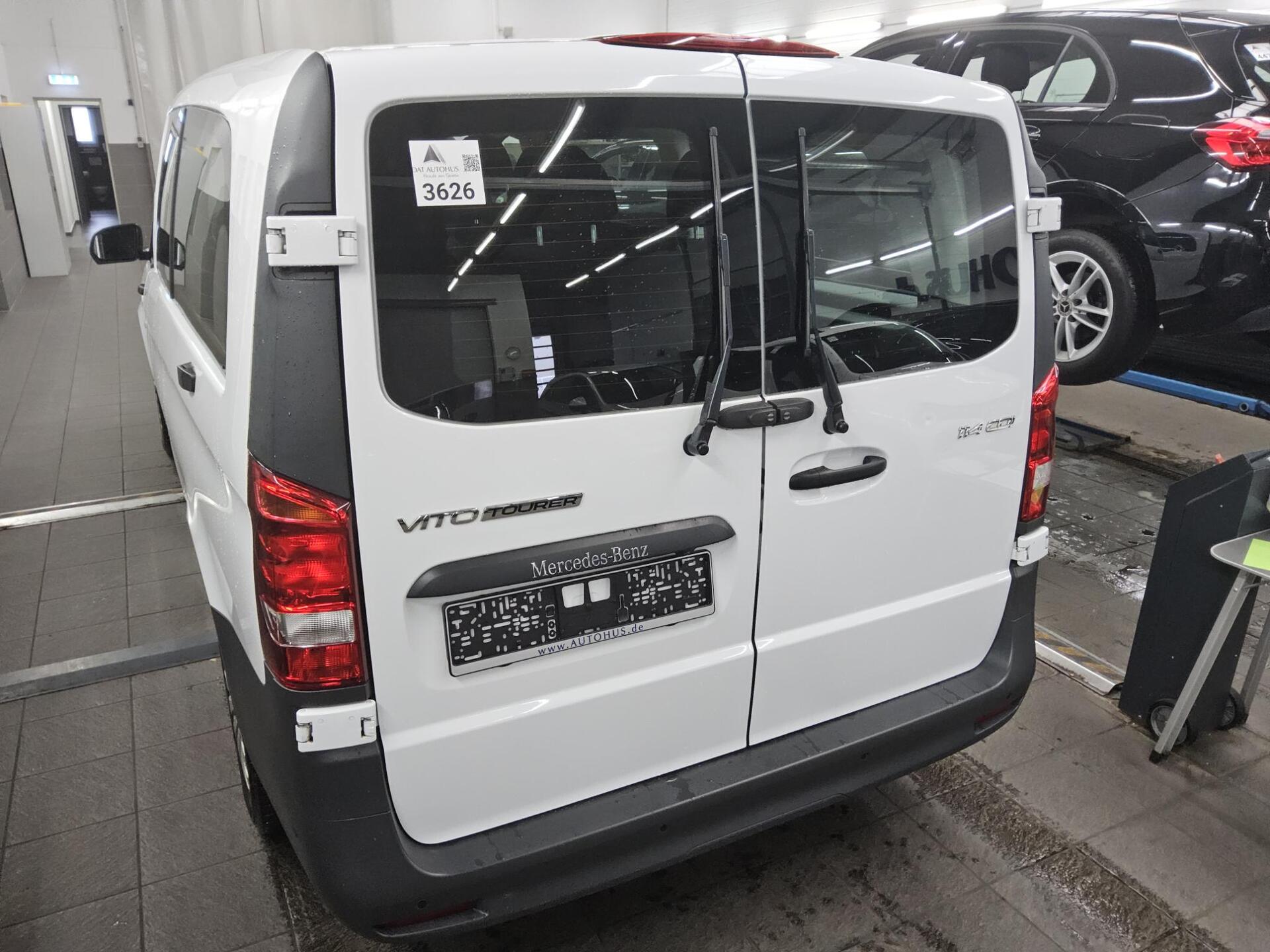 Mercedes-Benz Vito Tourer 114 CDI extralang 8-Sitze Navi RFK 10