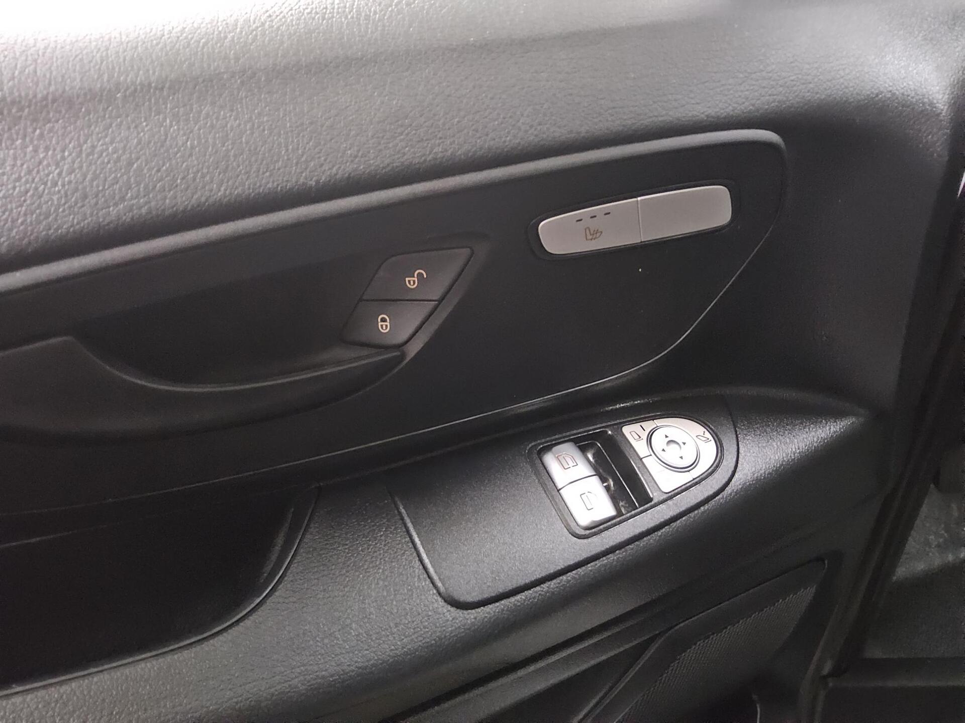 Mercedes-Benz Vito Tourer 114 CDI extralang 8-Sitze Navi RFK 9