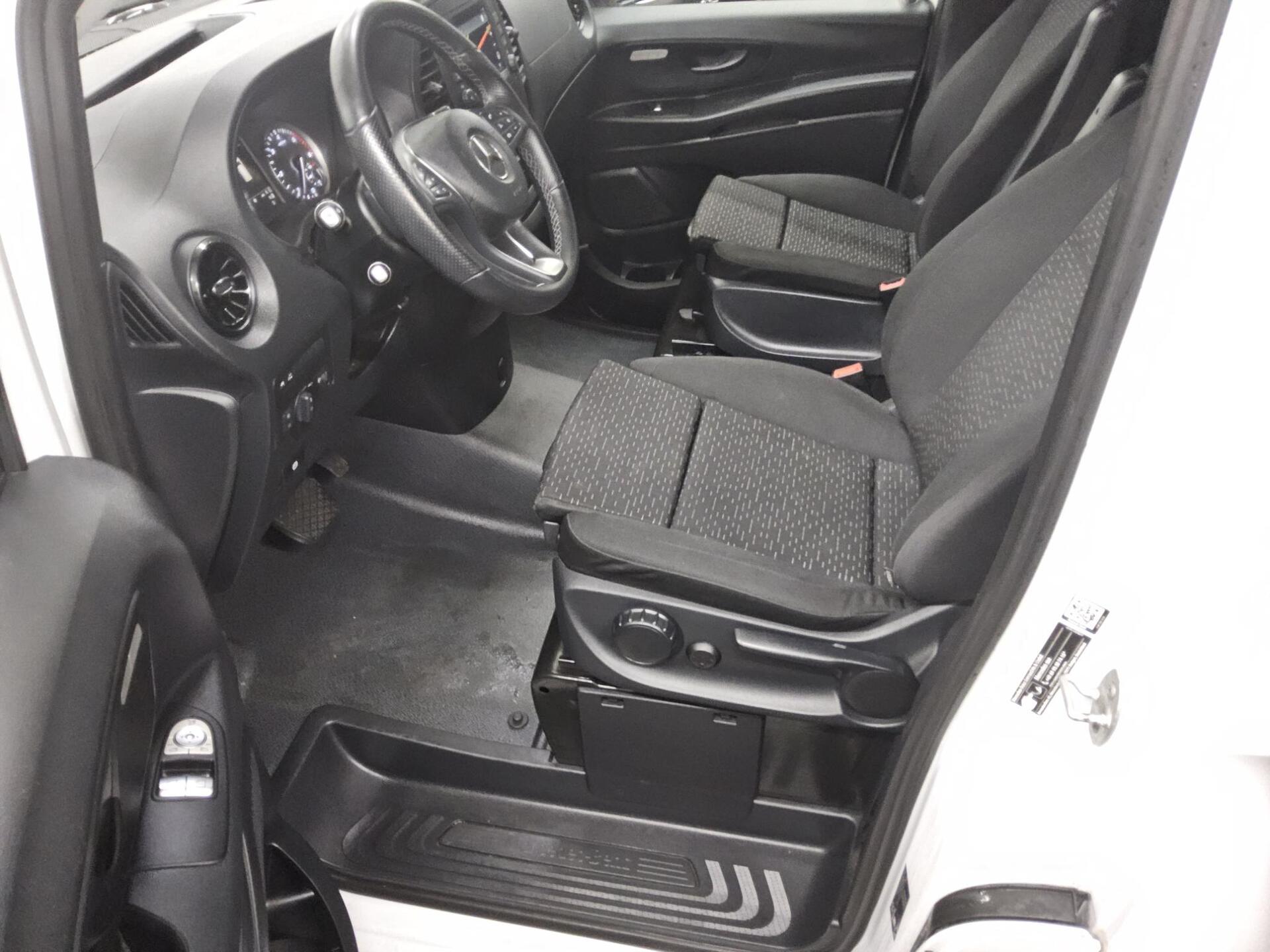 Mercedes-Benz Vito Tourer 114 CDI extralang 8-Sitze Navi RFK 8