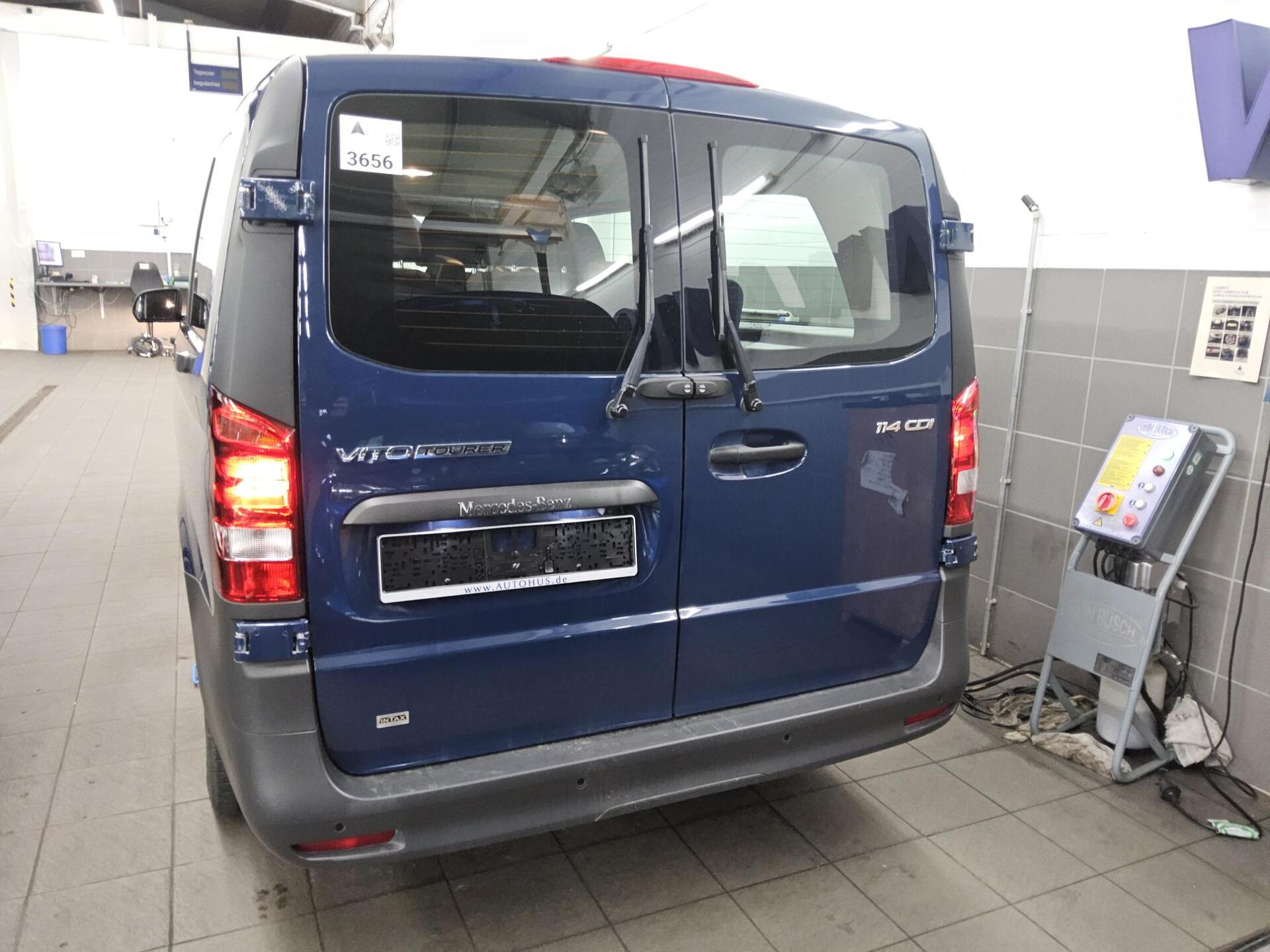 Mercedes-Benz Vito Tourer 114 CDI extralang 8-Sitze Navi RFK 10