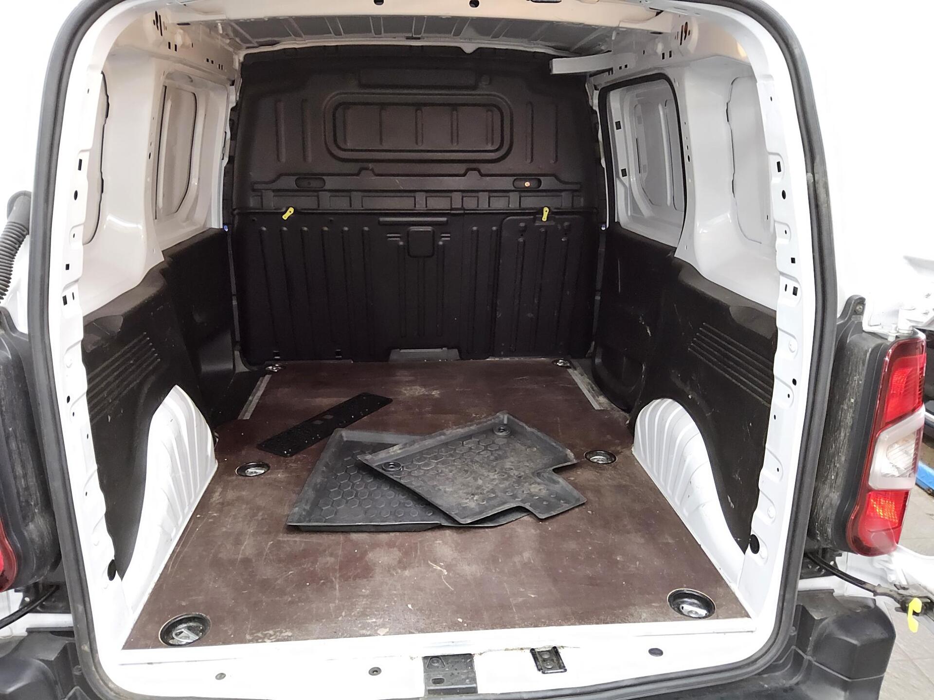 Opel Combo Cargo 1.5 D Kasten Klima Tempomat PDC 11