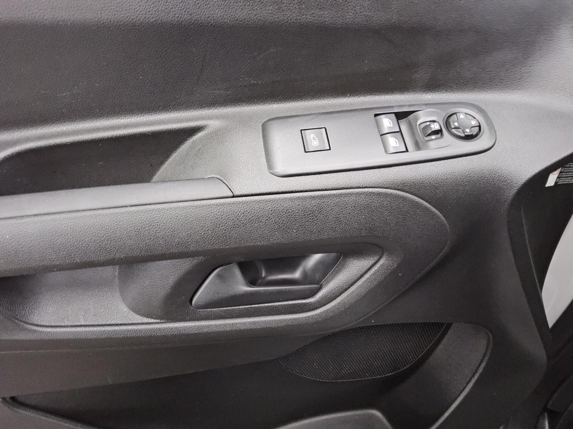 Opel Combo Cargo 1.5 D Kasten Klima Tempomat PDC 9