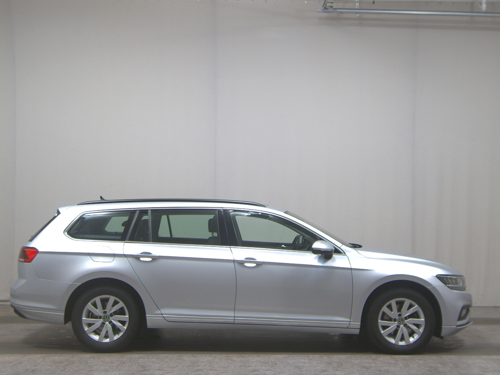 Volkswagen Passat Var. 2.0 TDI Business Navi Pano HuD AHK