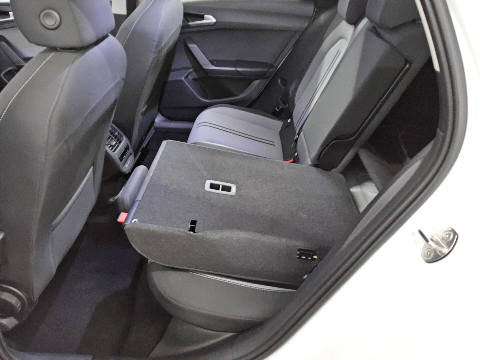 Seat Leon Sportstourer 2.0 TDI Style Navi LED vc Shz 13