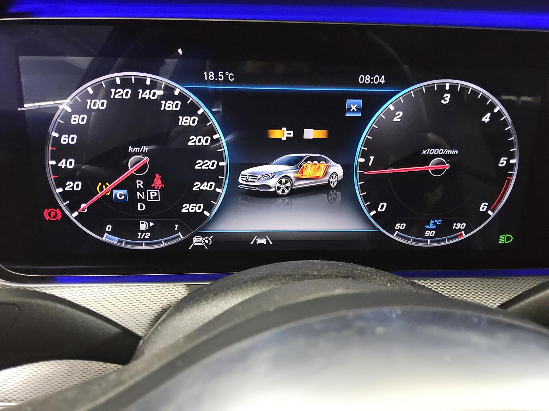 Mercedes-Benz E 220 d AMG-Line Night Widescreen Burm. Pano 8