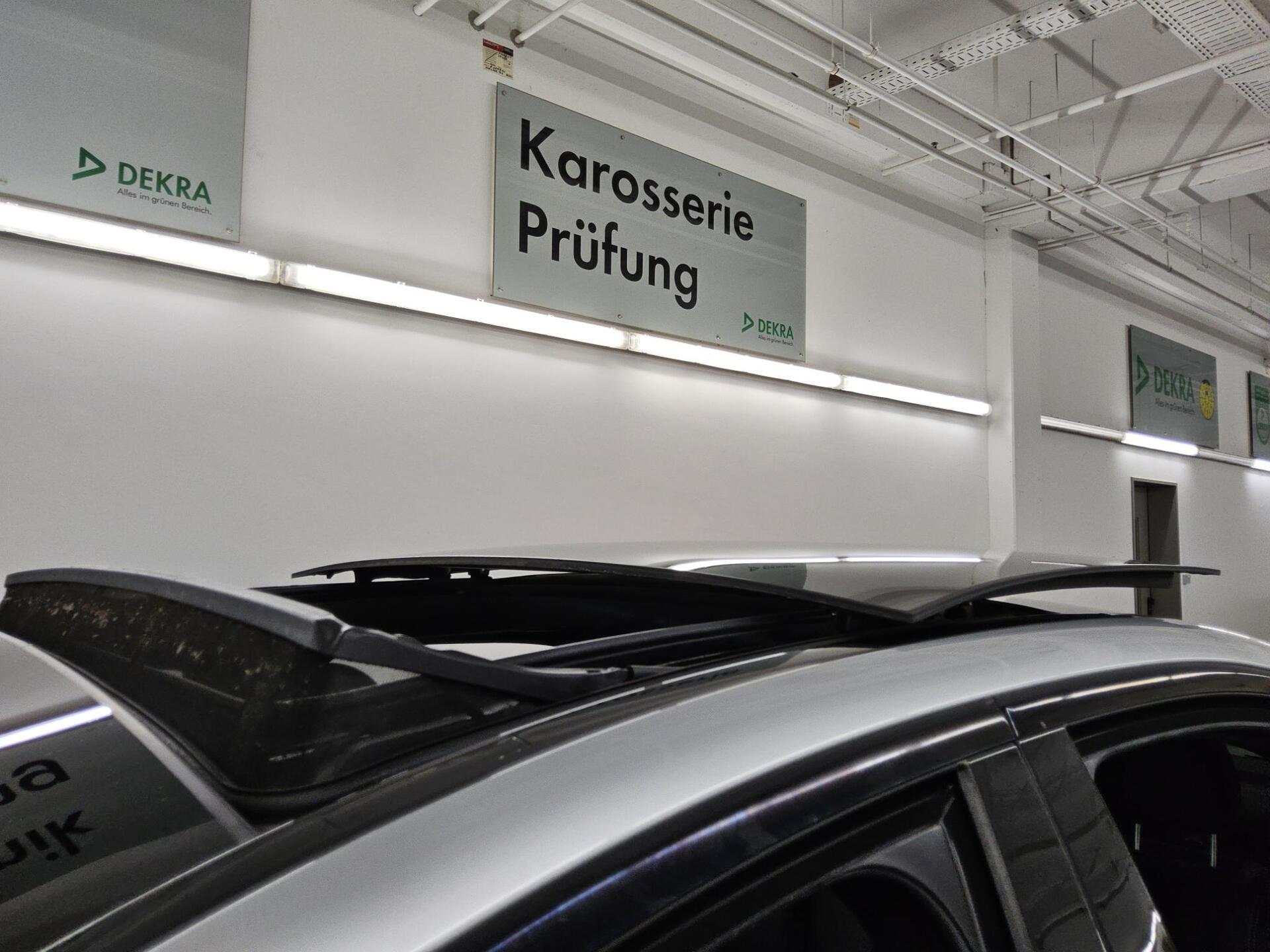 Mercedes-Benz E 220 d AMG-Line Night Widescreen Burm. Pano 11