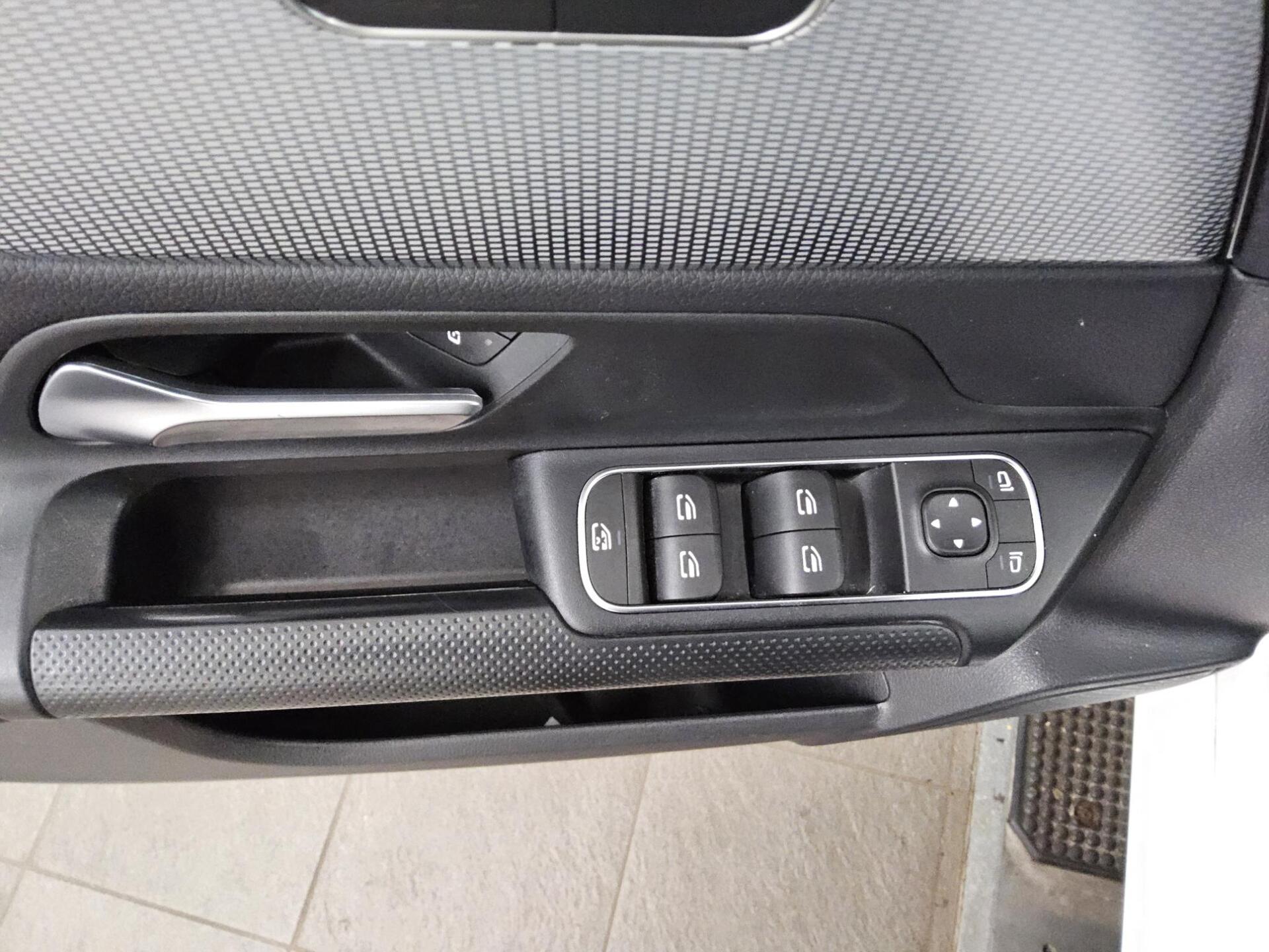 Mercedes-Benz B 180 d Style T-Leder Navi LED Panorama AHK 10