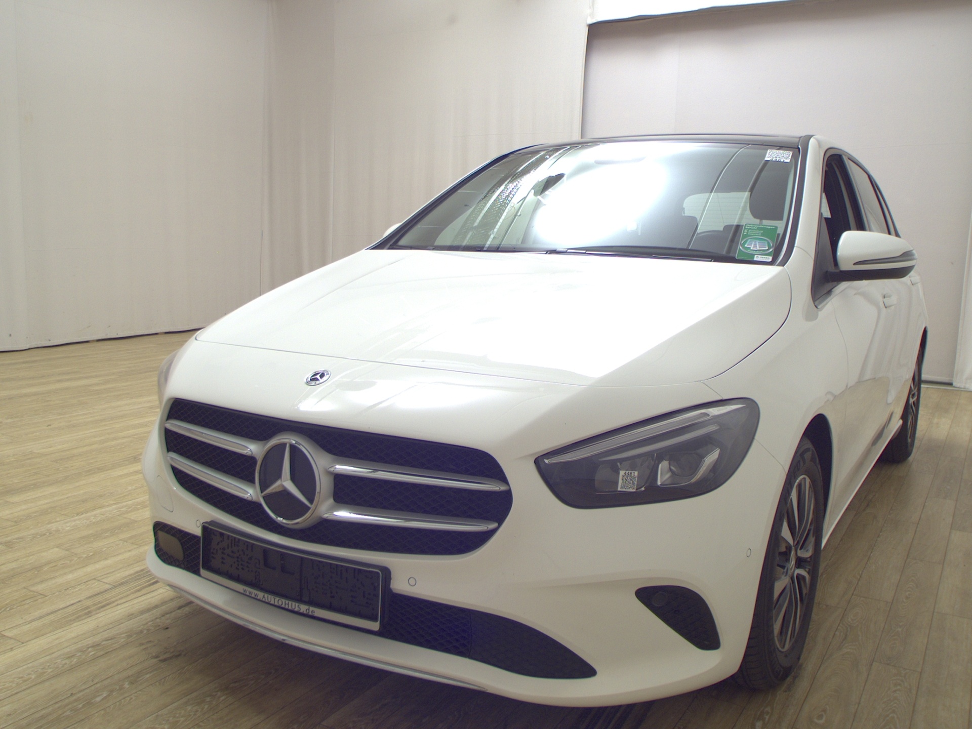 Mercedes-Benz B 180 d Style T-Leder Navi LED Panorama AHK 2