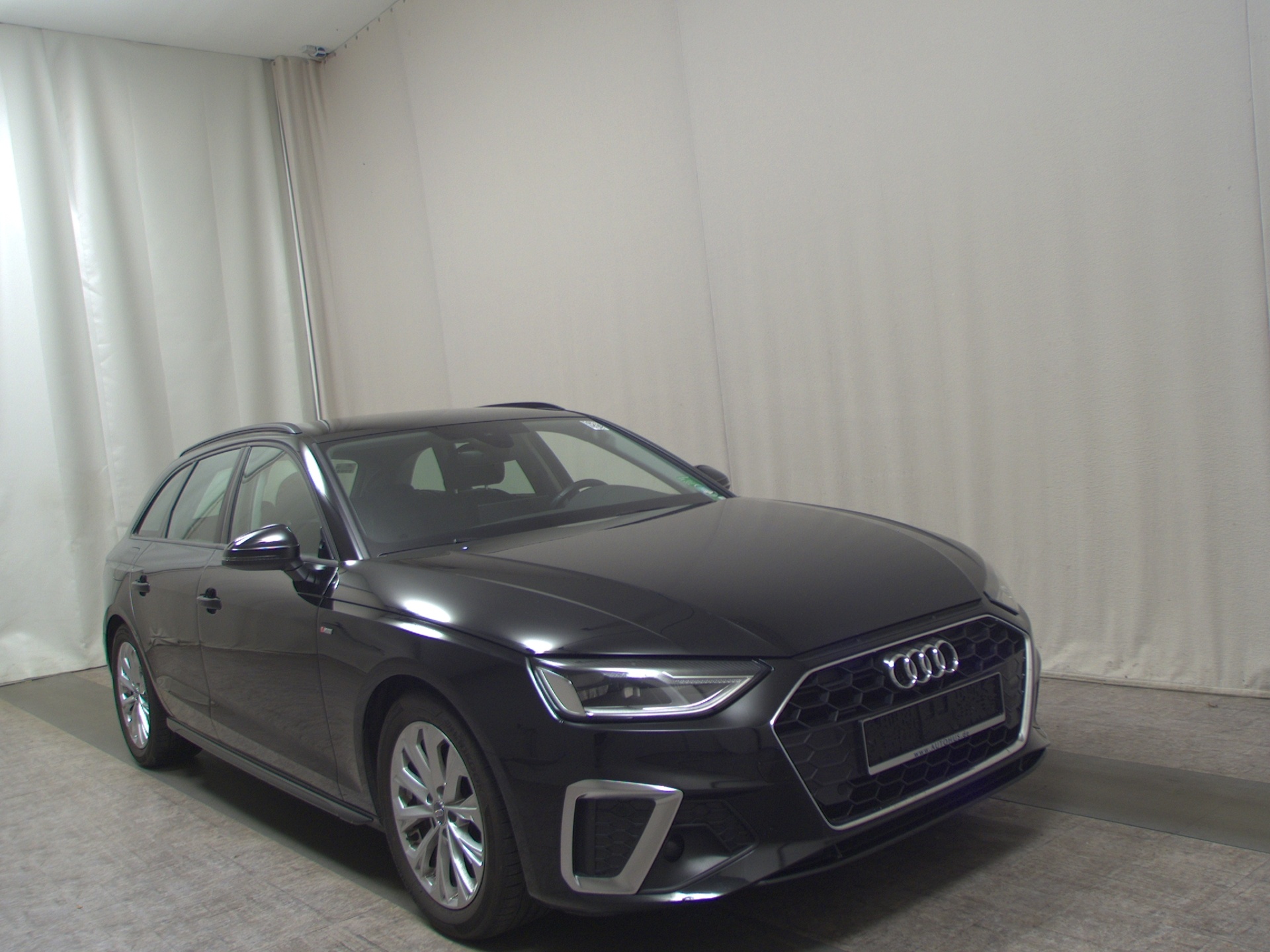 Audi A4 Avant 40 TDI S-Line Ext. Navi+ LED PDC SHZ 3