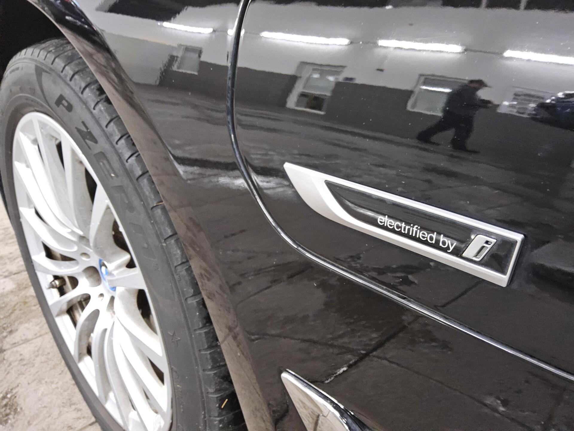 BMW 530e Touring Leder Navi LED+ LC-Pro H-K AHK RFK 12