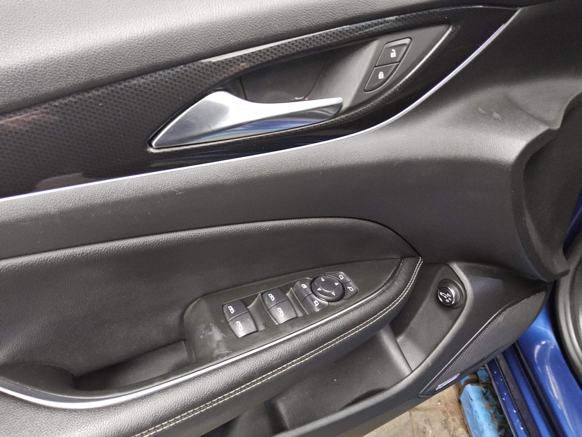 Opel Insignia ST 1.5 D Elegance Leder BOSE Navi LED 9