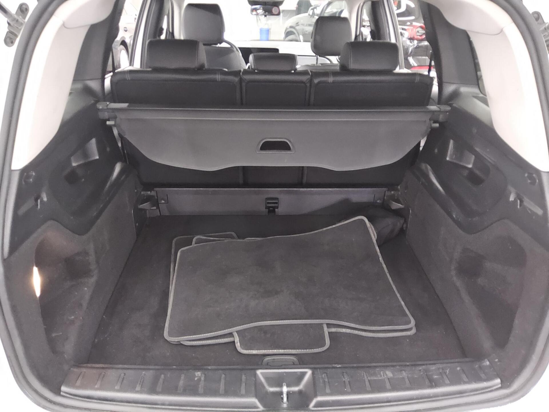 Mercedes-Benz GLB 180 d Style T-Leder Navi LED Kamera 12